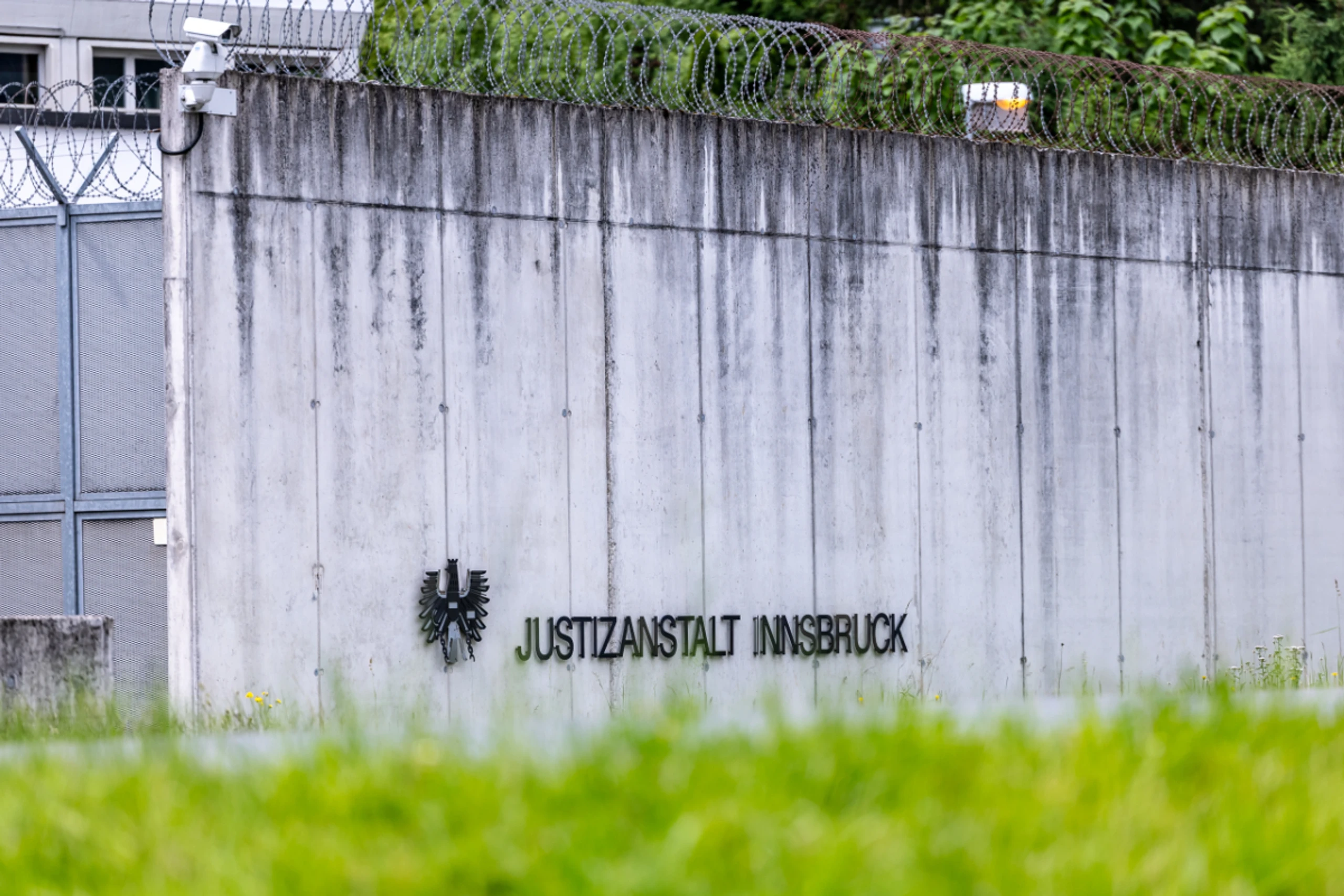 Der 14-Jährige sitzt derzeit in der Innsbrucker Justizanstalt ein