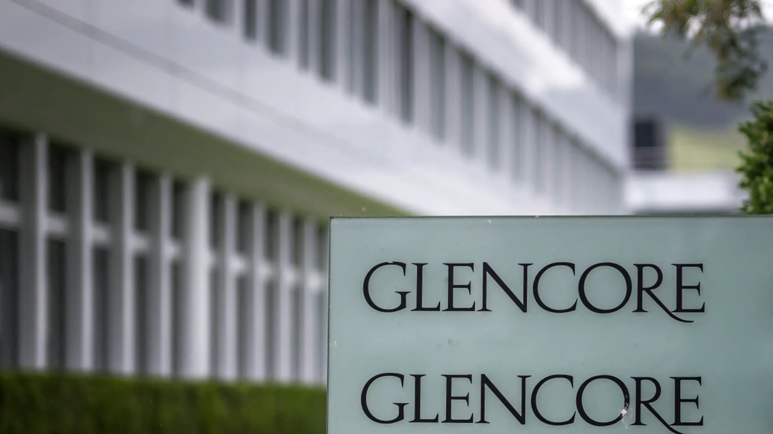 © APA/APA/AFP/FABRICE COFFRINI Glencore kann aufzeigen