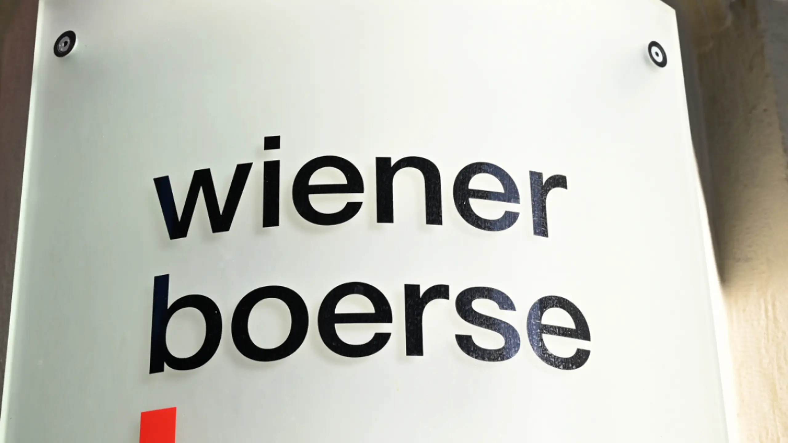 © APA/HANS PUNZ Aktien von Erste Group und Raiffeisen Bank International stark
