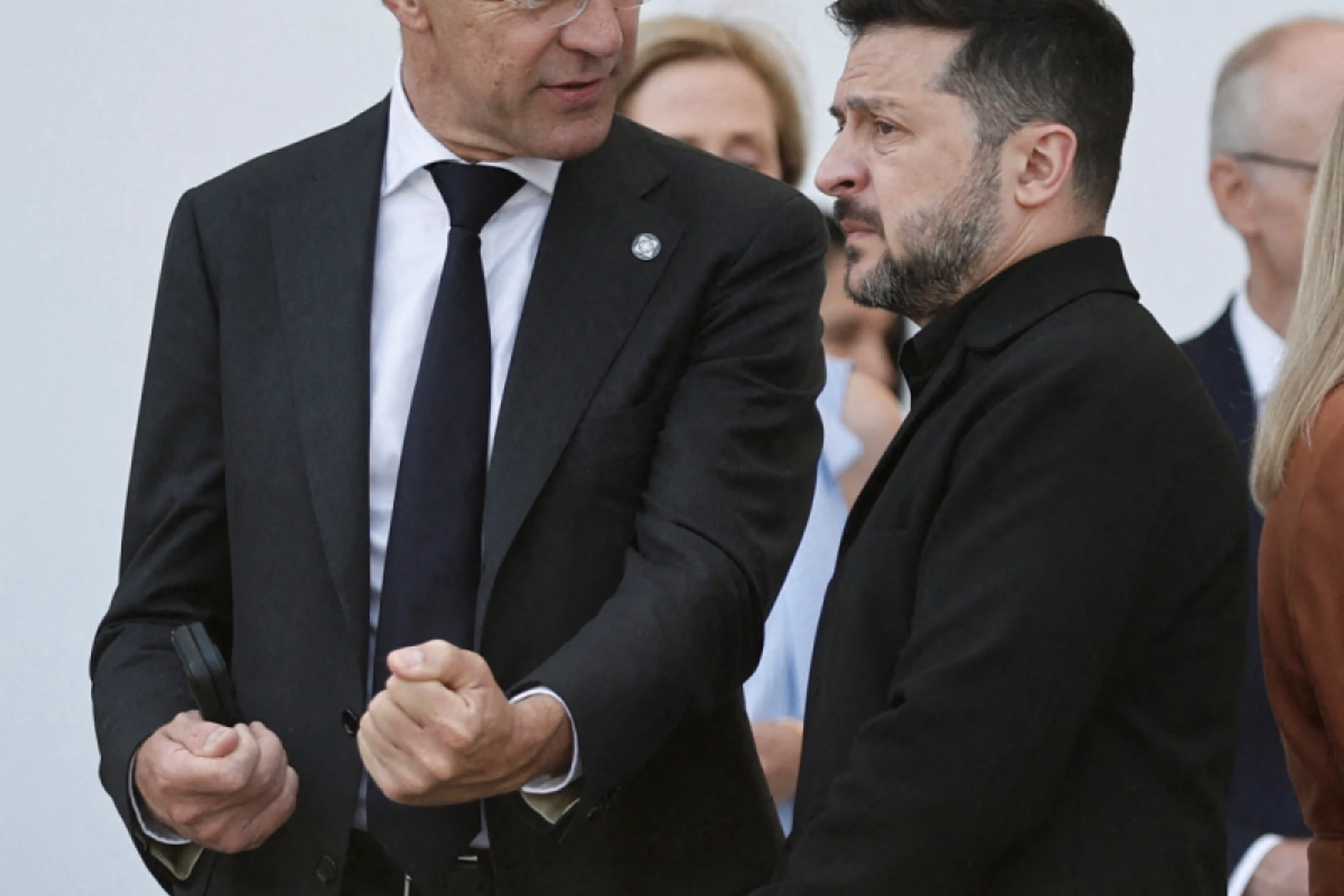 NATO-Chef Rutte und Ukraines Präsident Selenskyj