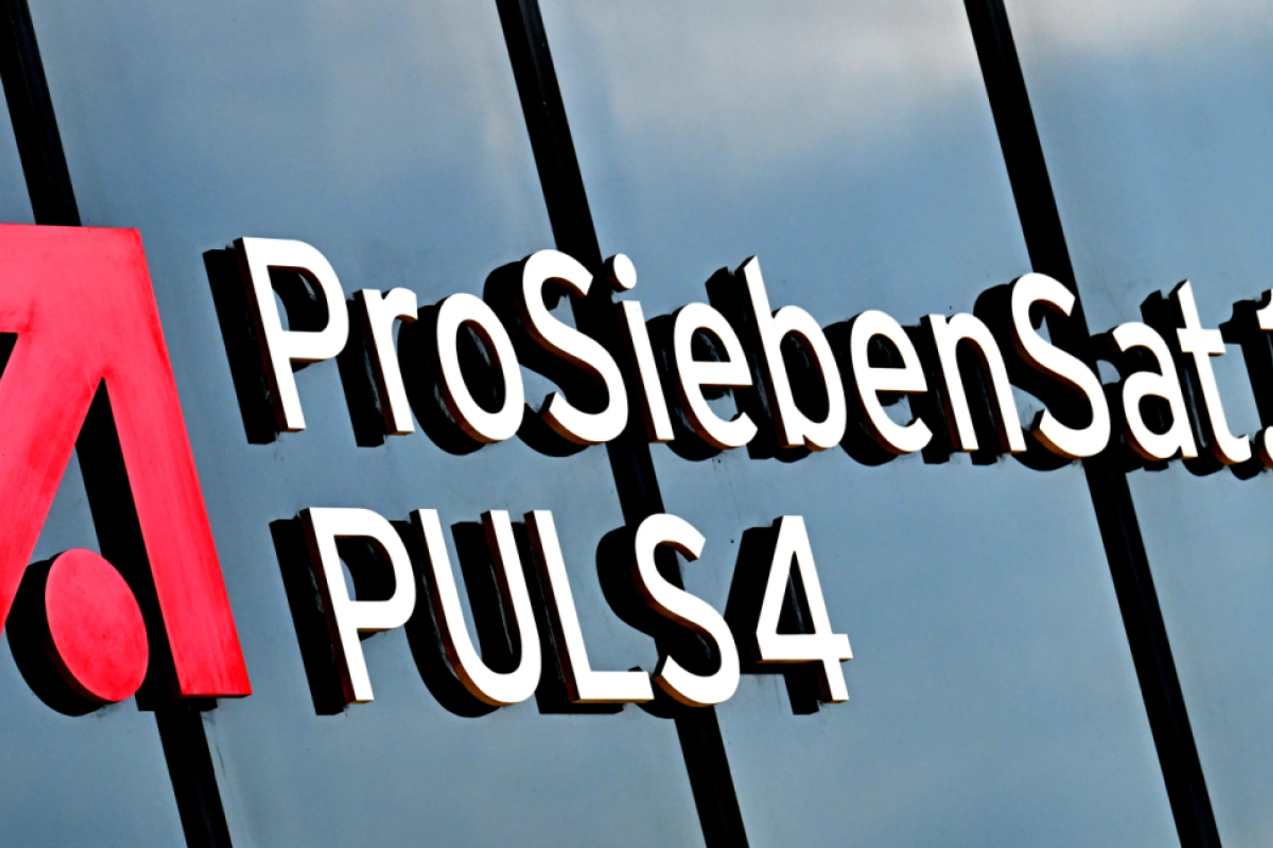 ProSiebenSat.1 spart und macht überraschend viel Gewinn