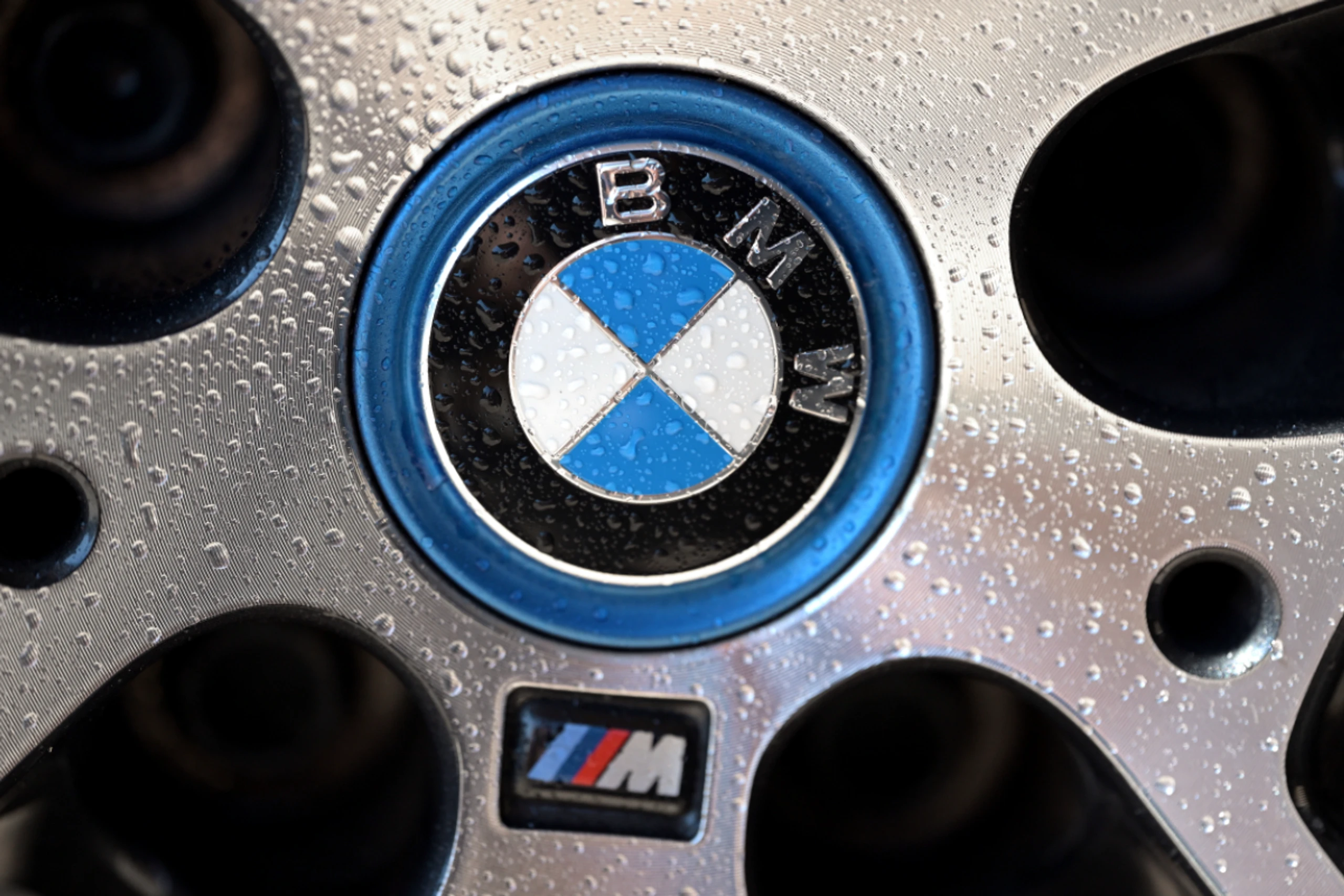 Vergleich mit BMW um ein zugeliefertes Bremssystem unterstützte