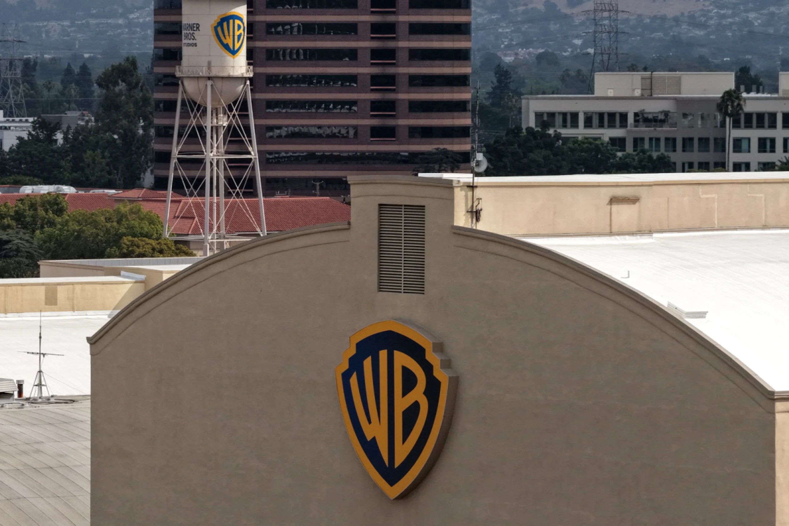 Schwaches Filmgeschäft brockt Warner Bros. Umsatzdelle ein