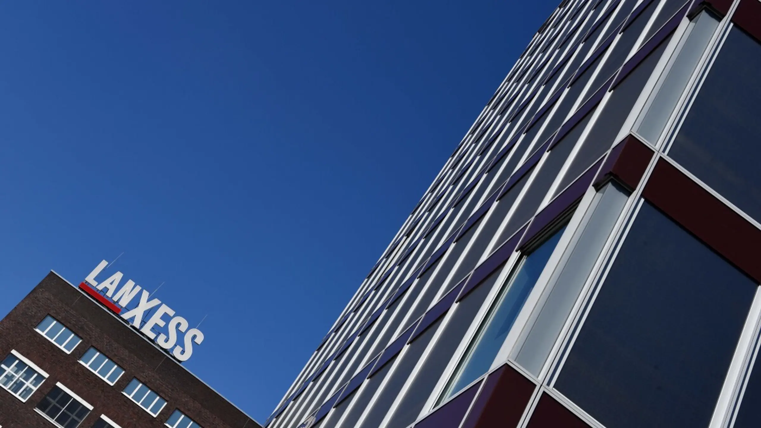 Lanxess setzt weiter auf Einsparungen