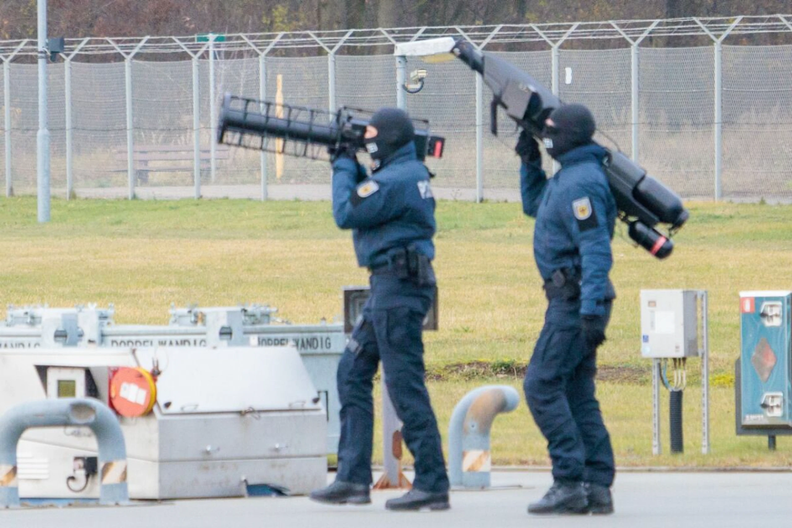 Deutschland verstärkt Drohnenabwehr - DNA-Spur in Leipzig