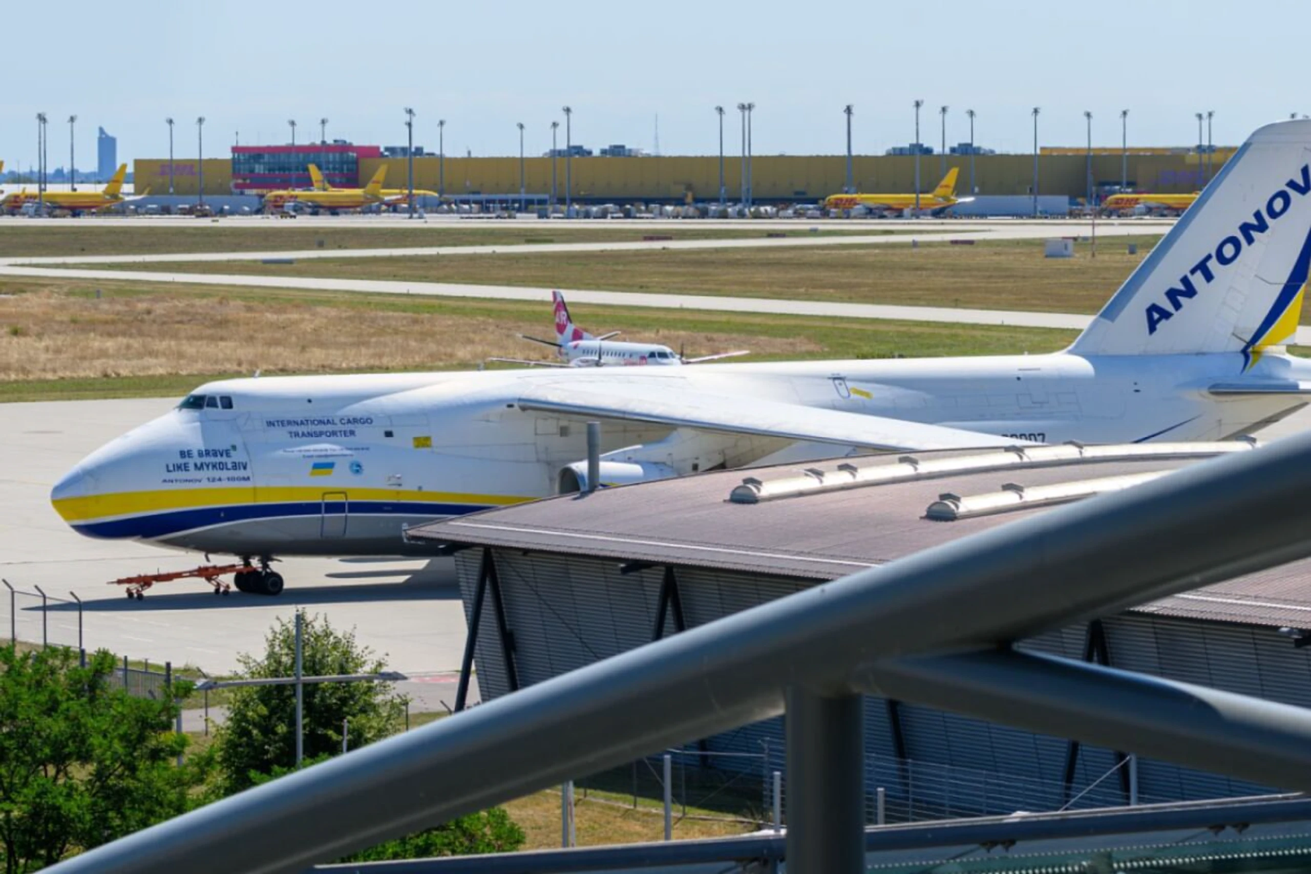 Die Bedrohung durch Drohnen trieb das Flugsicherungs-Geschäft an