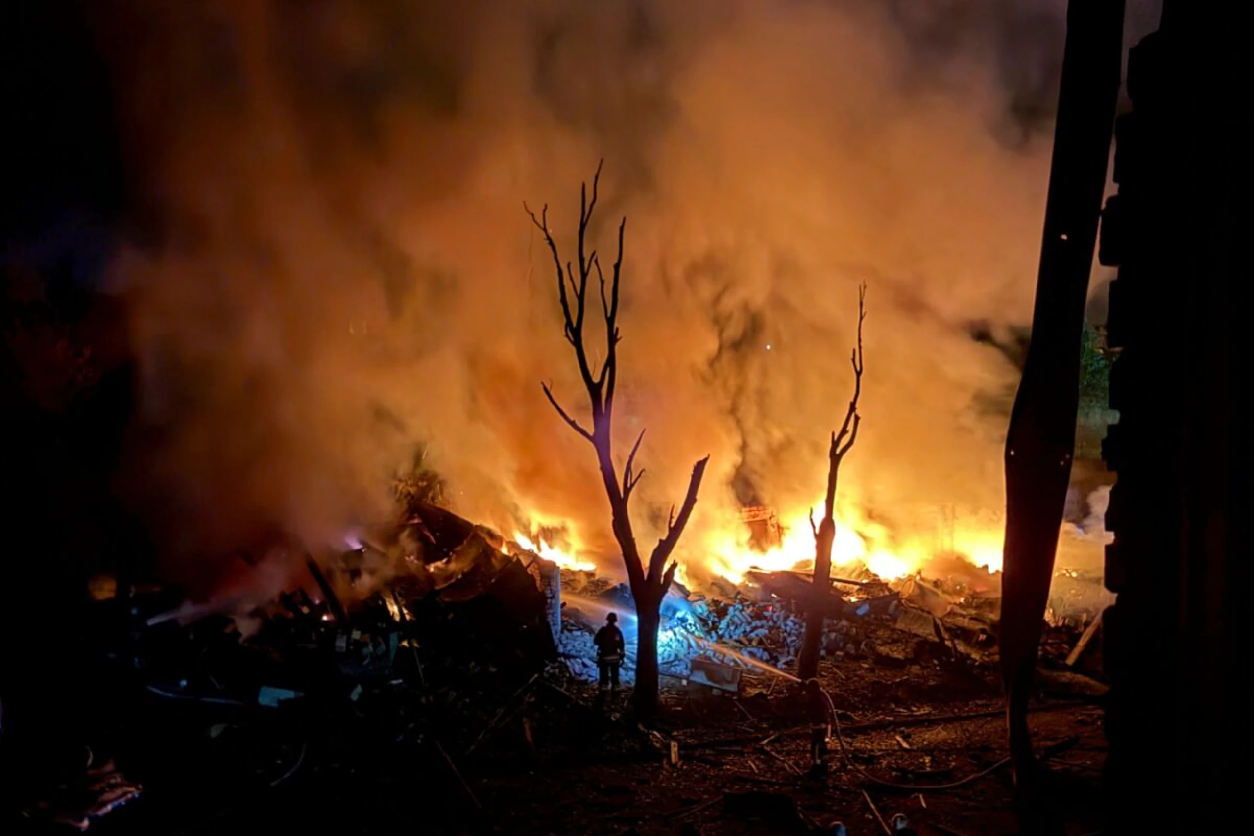 Brand in Saporischschja nach russischem Angriff