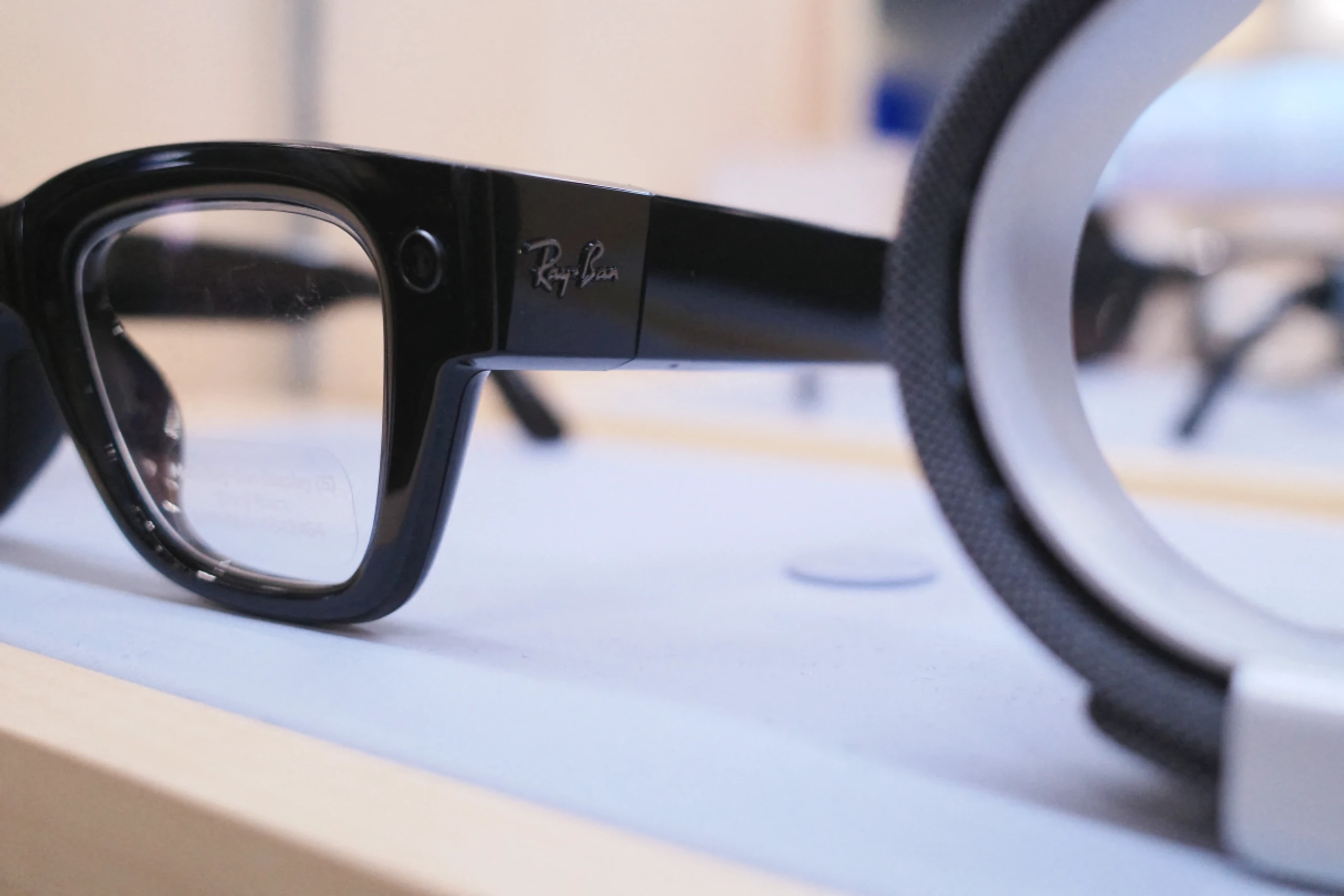 "Ray-Ban Meta Wayfarer" verstößt laut HateAid gegen Datenschutzgesetze