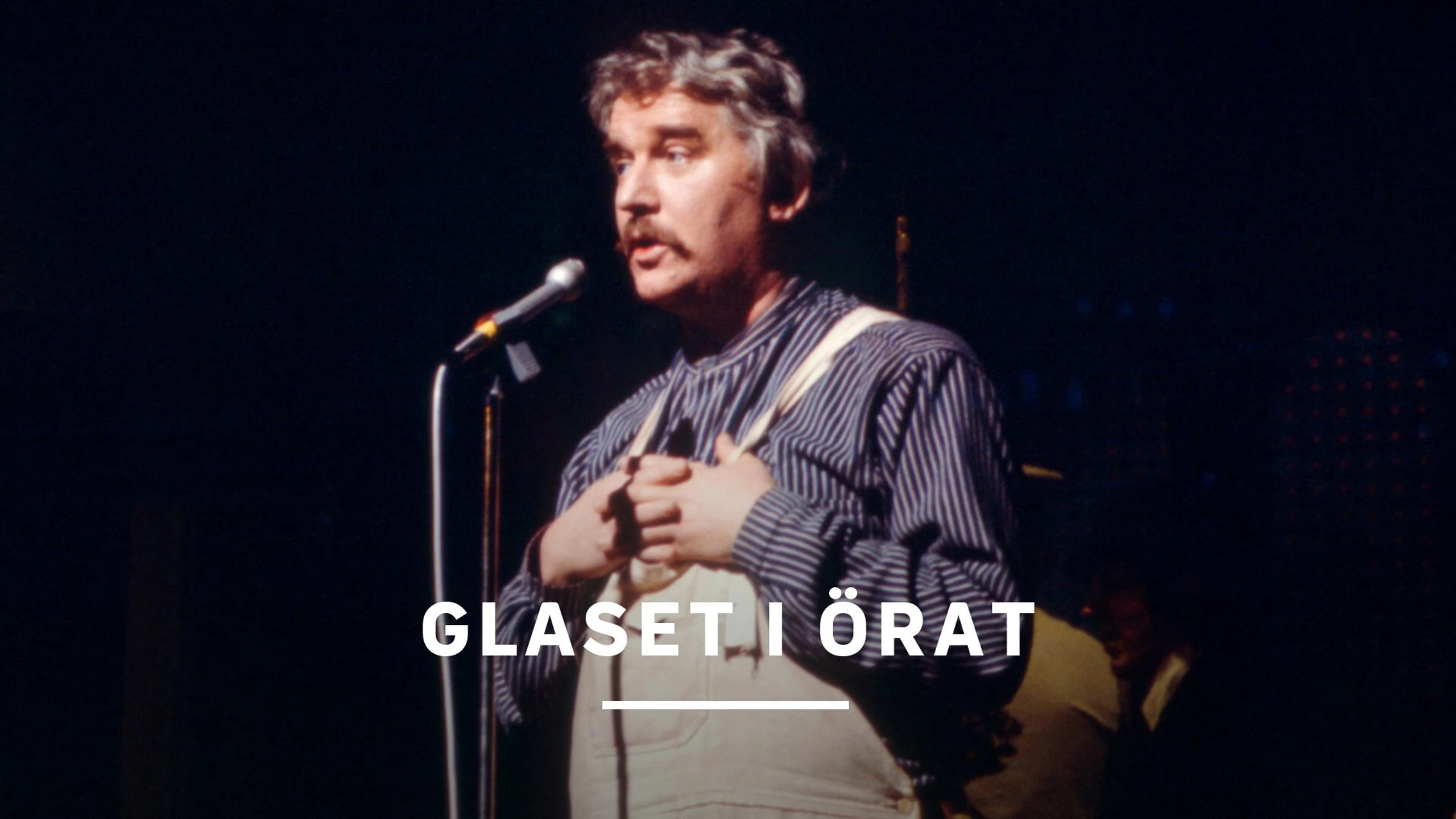 The glass in the ear