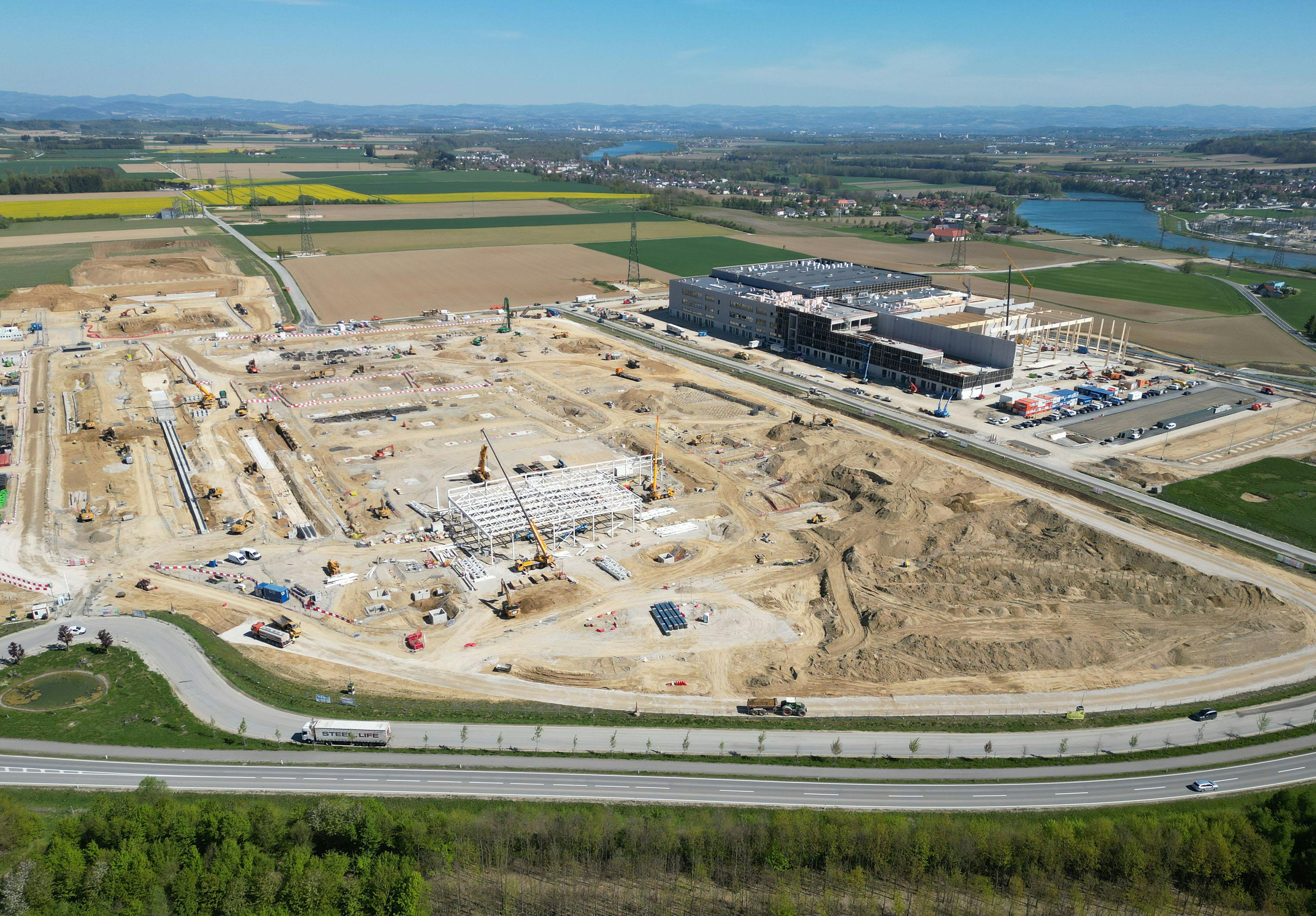 Baustelle des Google-Rechenzentrums in Kronstorf