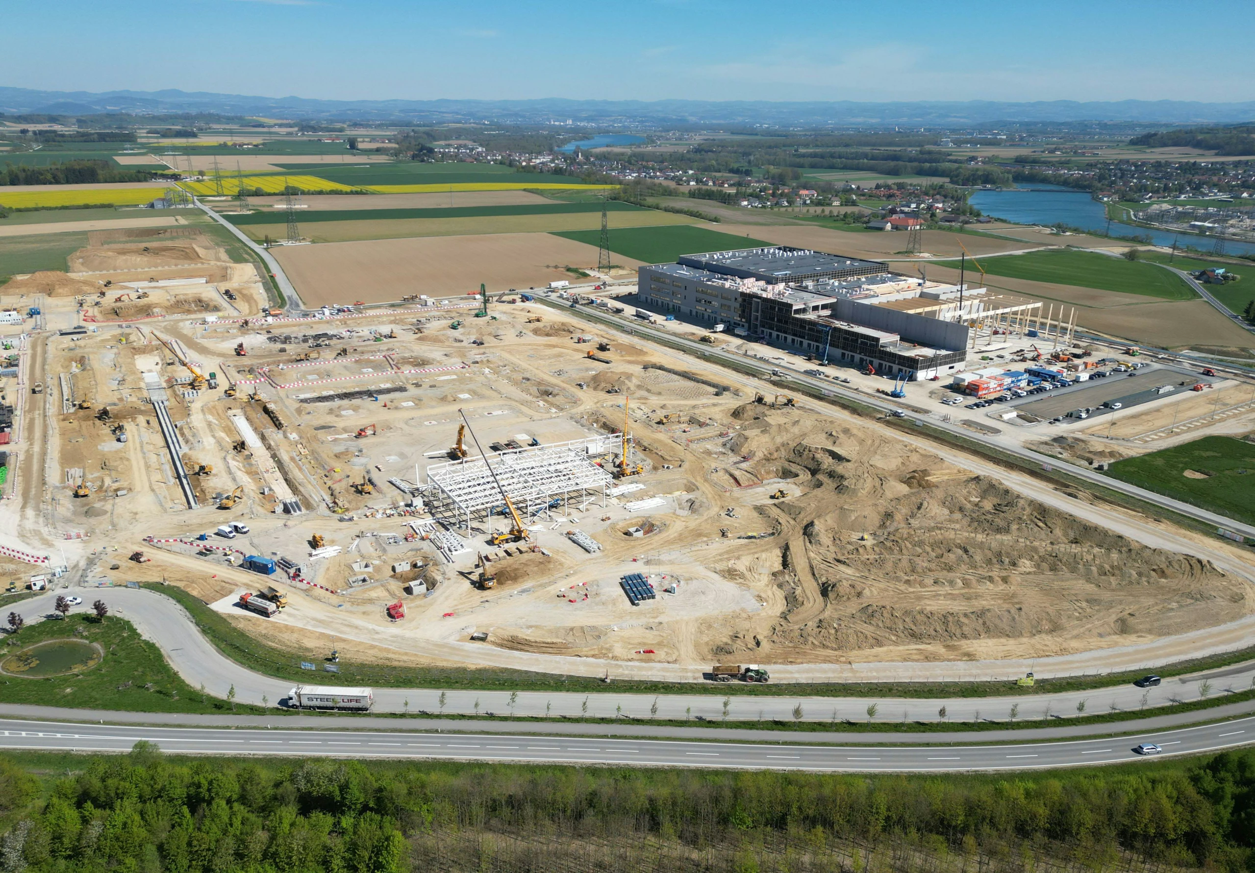 Baustelle des Google-Rechenzentrums in Kronstorf