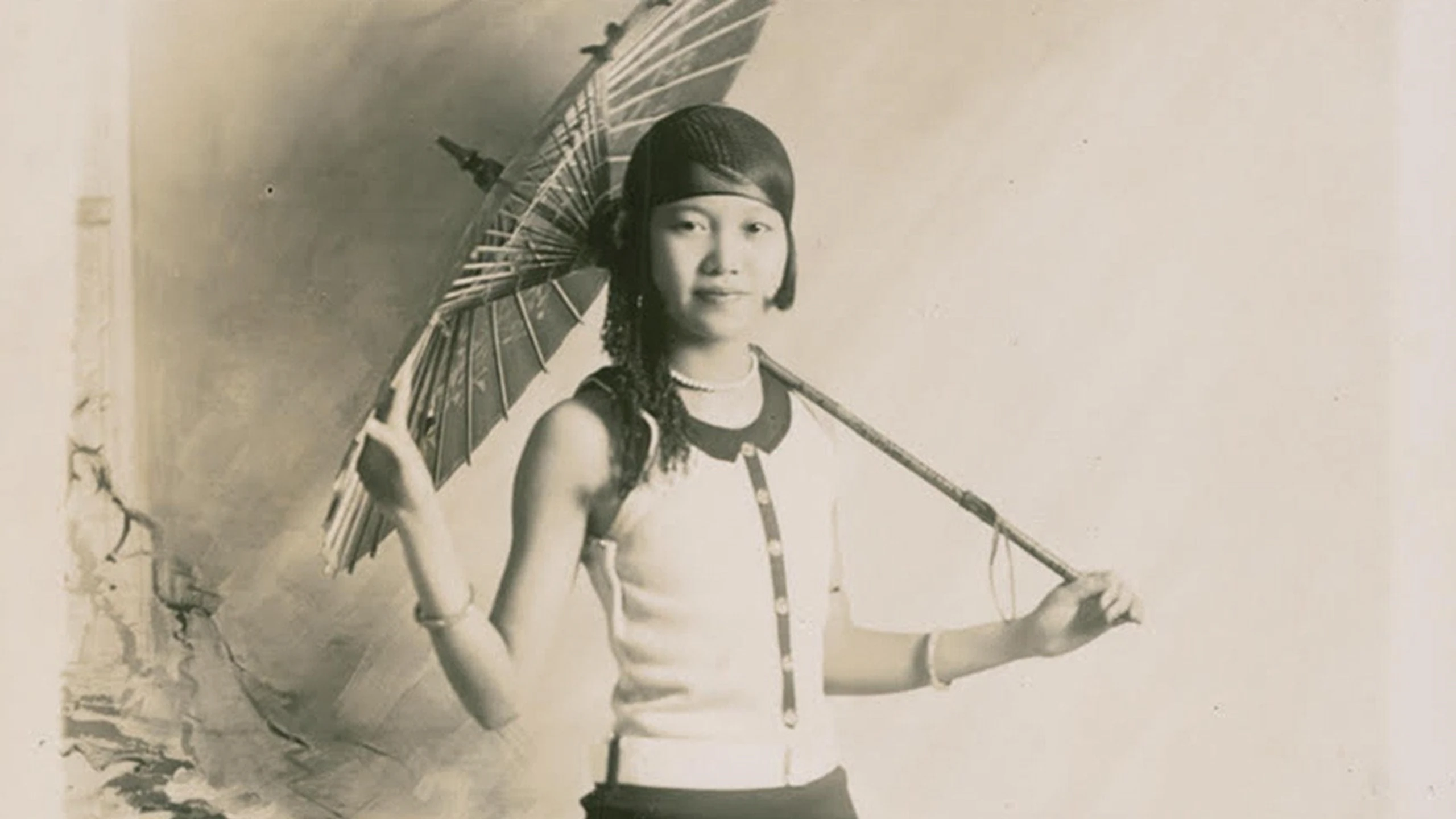 Vanishing Chinatown: The World of the May’s Photo Studio
