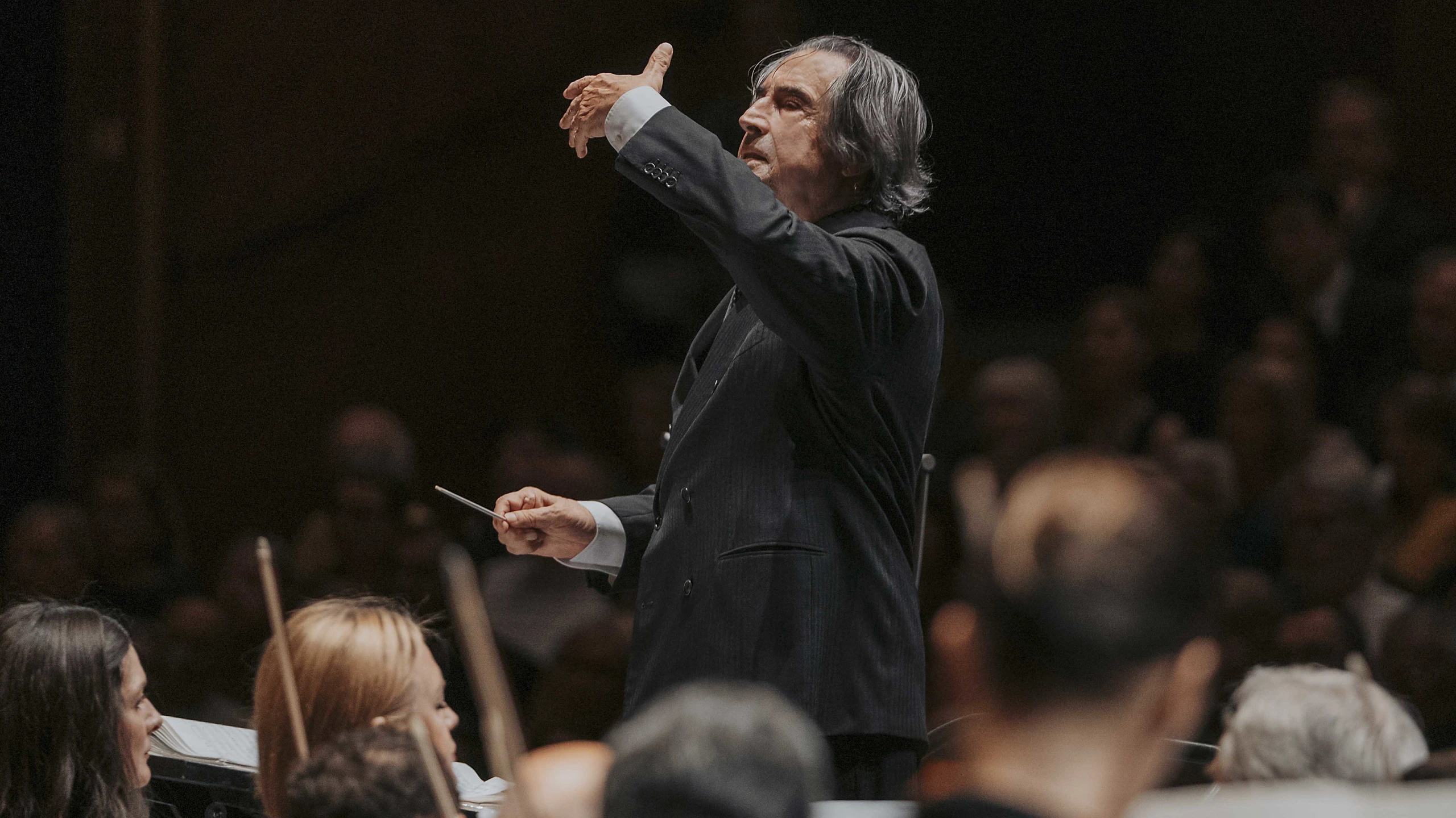 Muti dirigiert Verdi: Ein Requiem zwischen Erdbeben und Pianissimo