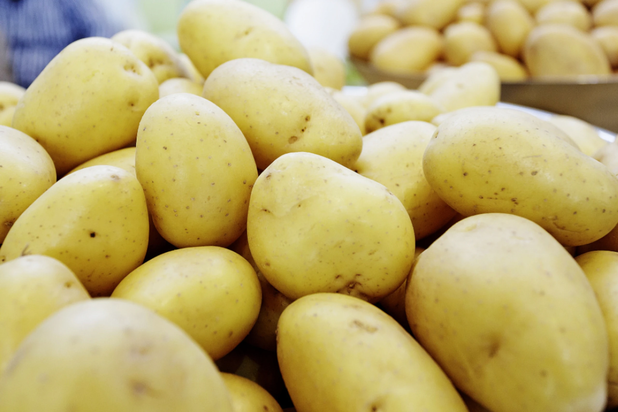 Kleine Kinder sollten am besten keine ungeschälten Kartoffeln essen
