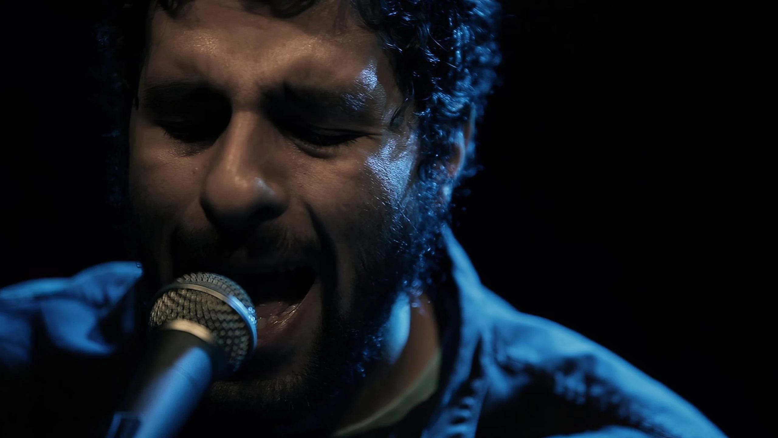 The Extraordinary Ordinary Life of José González