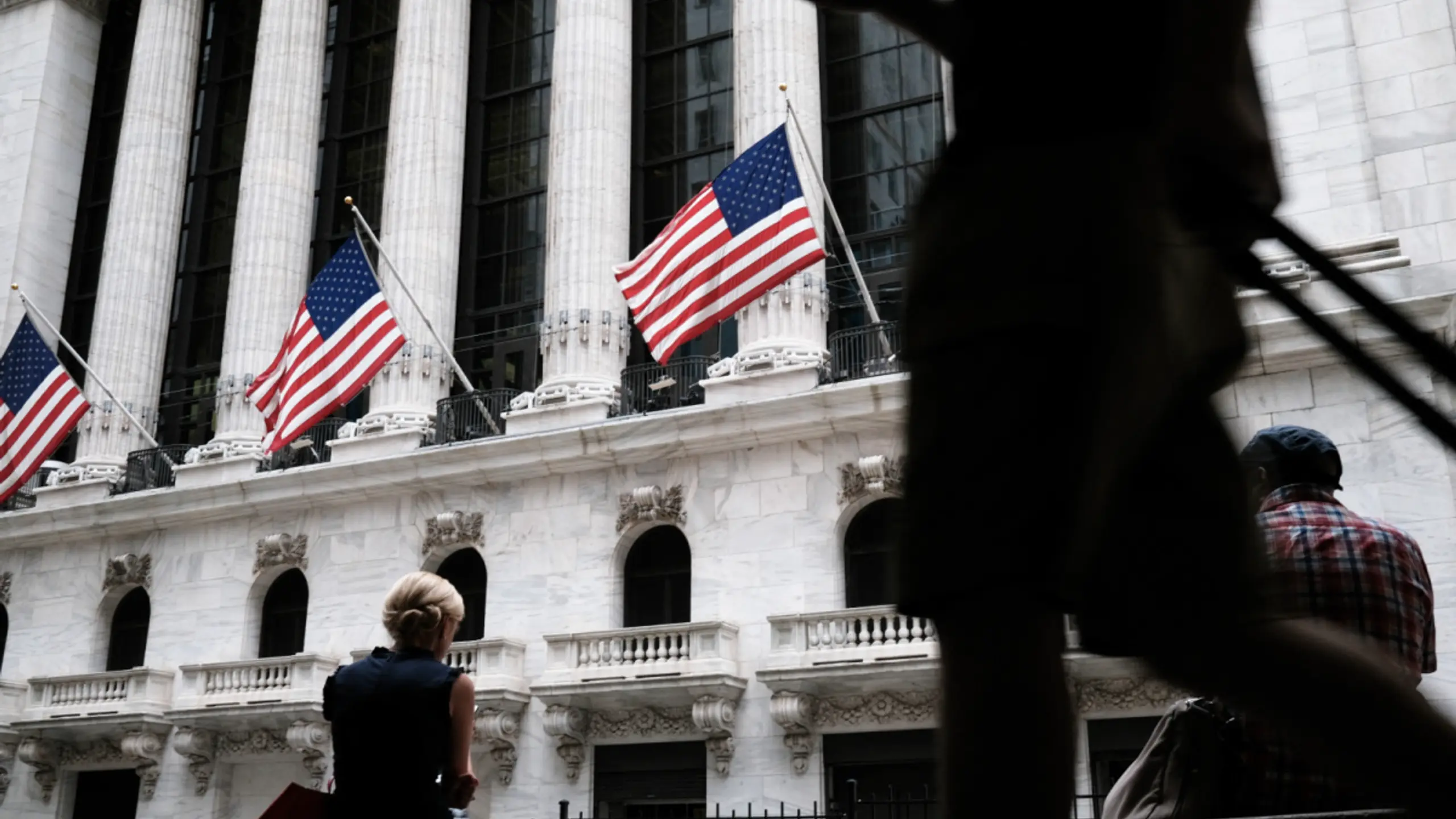 © GETTY IMAGES NORTH AMERICA, SPENCER PLATT, Apa Volkswirte hatten im Schnitt mit 210.000 Anträgen gerechnet