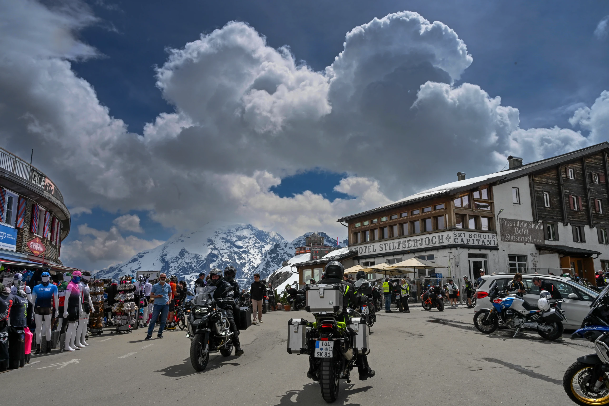 Gletscherskigebiet am Stilfser Joch setzt Betrieb aus