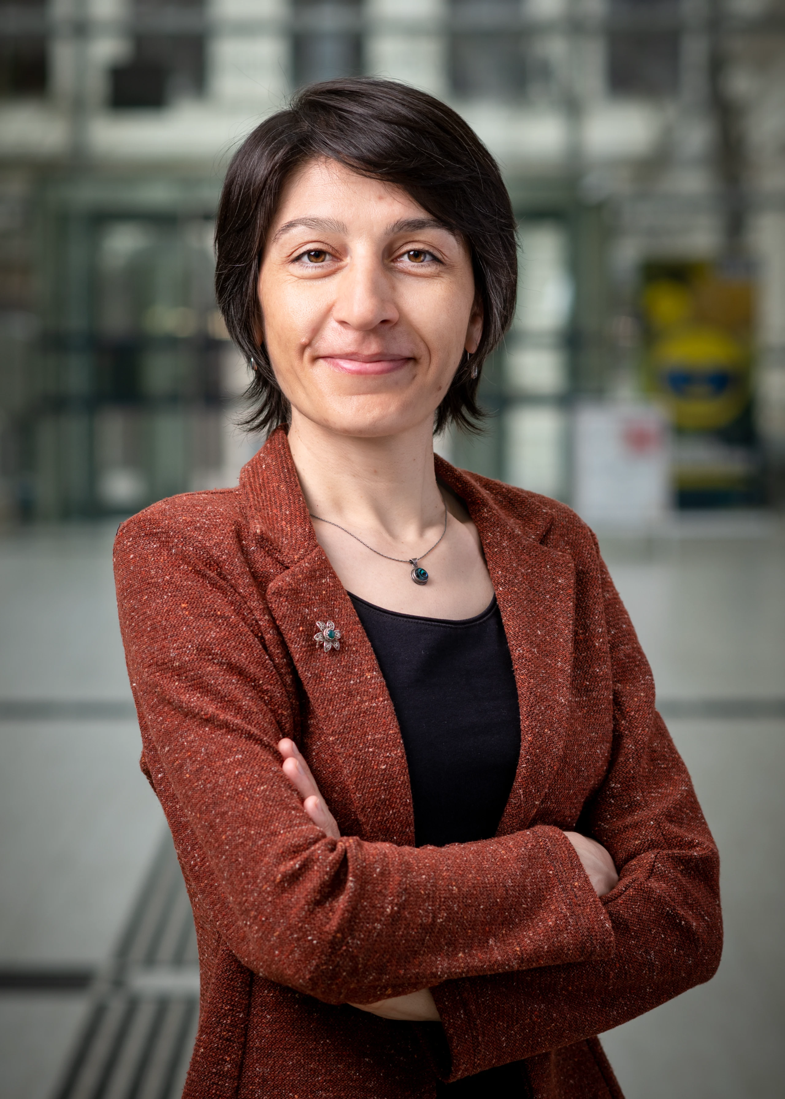 Derya Özkaya: „Protestbewegungen werden durch geteilte Gefühle getragen“