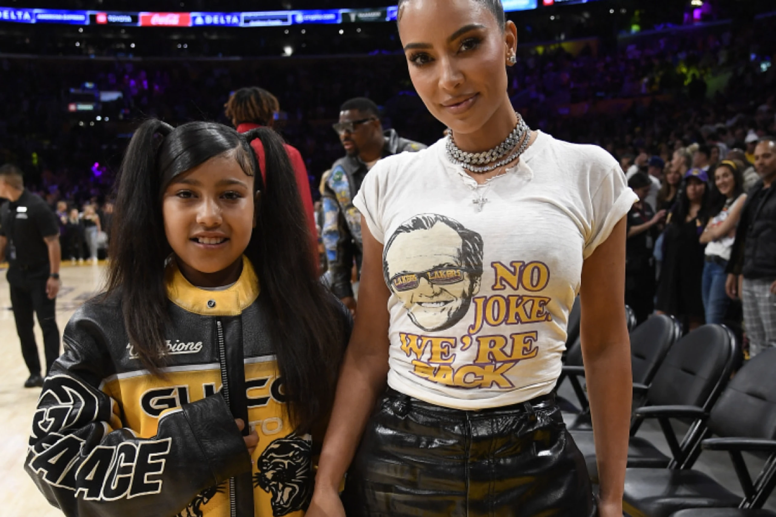 North West mit ihrer Mutter Kim Kardashian