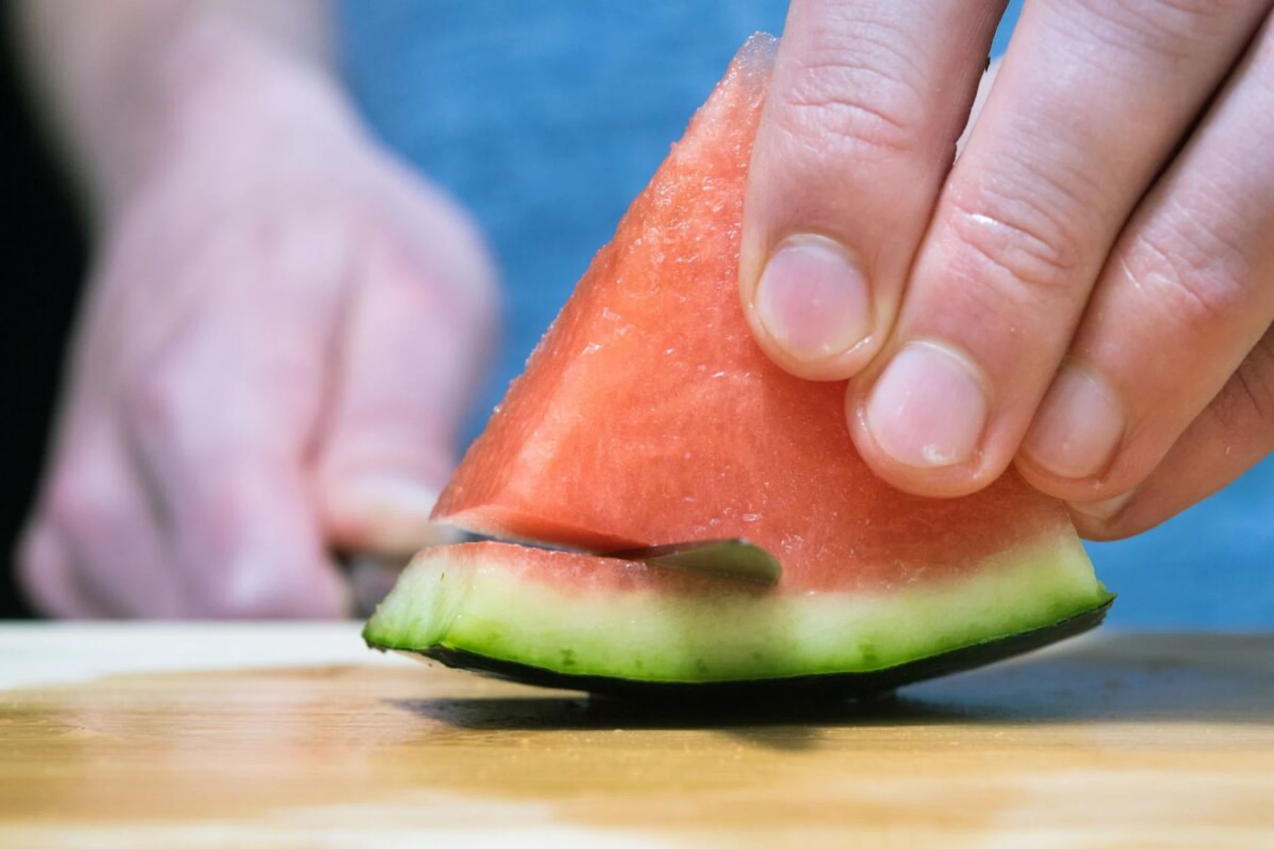 Der Rand der Wassermelone enthält Ballaststoffe, Vitamin C und Kalium