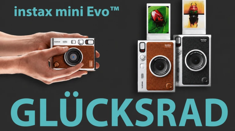 Gewinne täglich zwei instax mini Evo™ Kameras