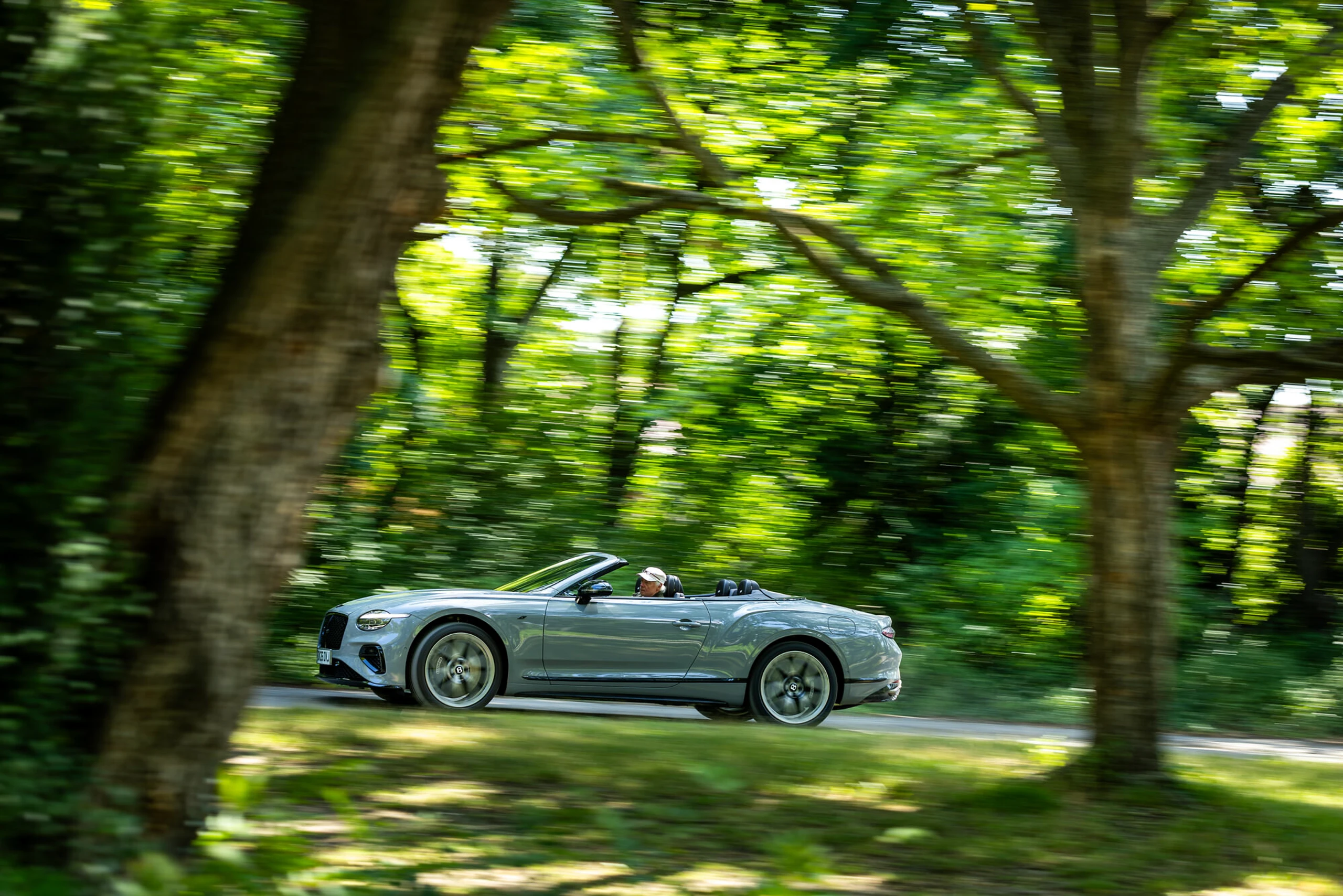 © Andreas Riedmann Blurred image background
