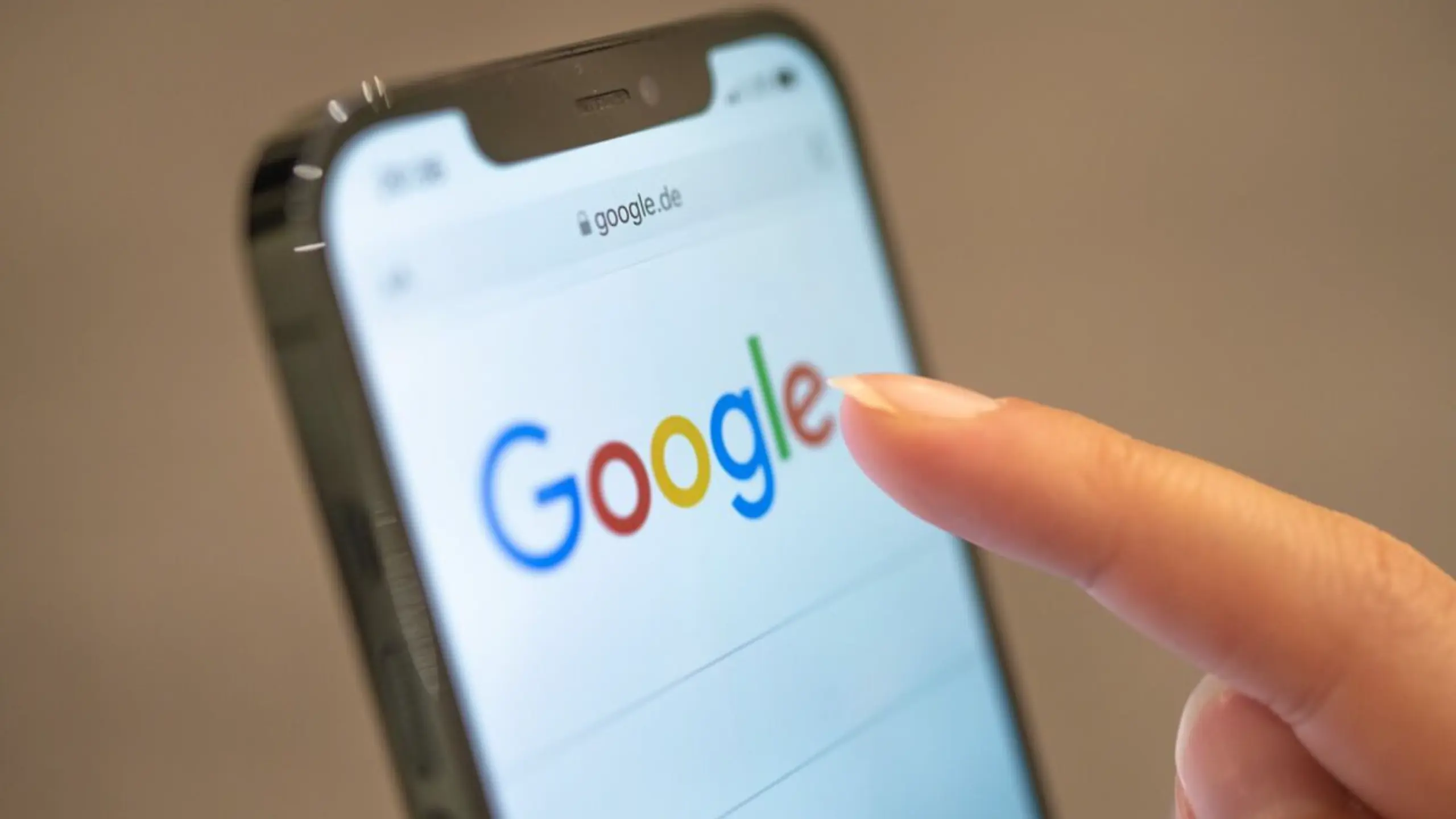 © DPA, Mohssen Assanimoghaddam, Apa ++ ARCHIVBILD ++ Verlage sehen eine Wettbewerbsverzerrrung durch Google