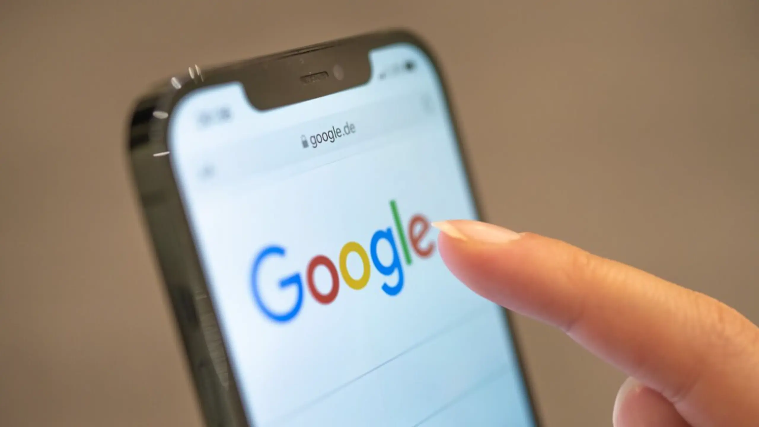 © DPA, Mohssen Assanimoghaddam, Apa ++ ARCHIVBILD ++ Verlage sehen eine Wettbewerbsverzerrrung durch Google