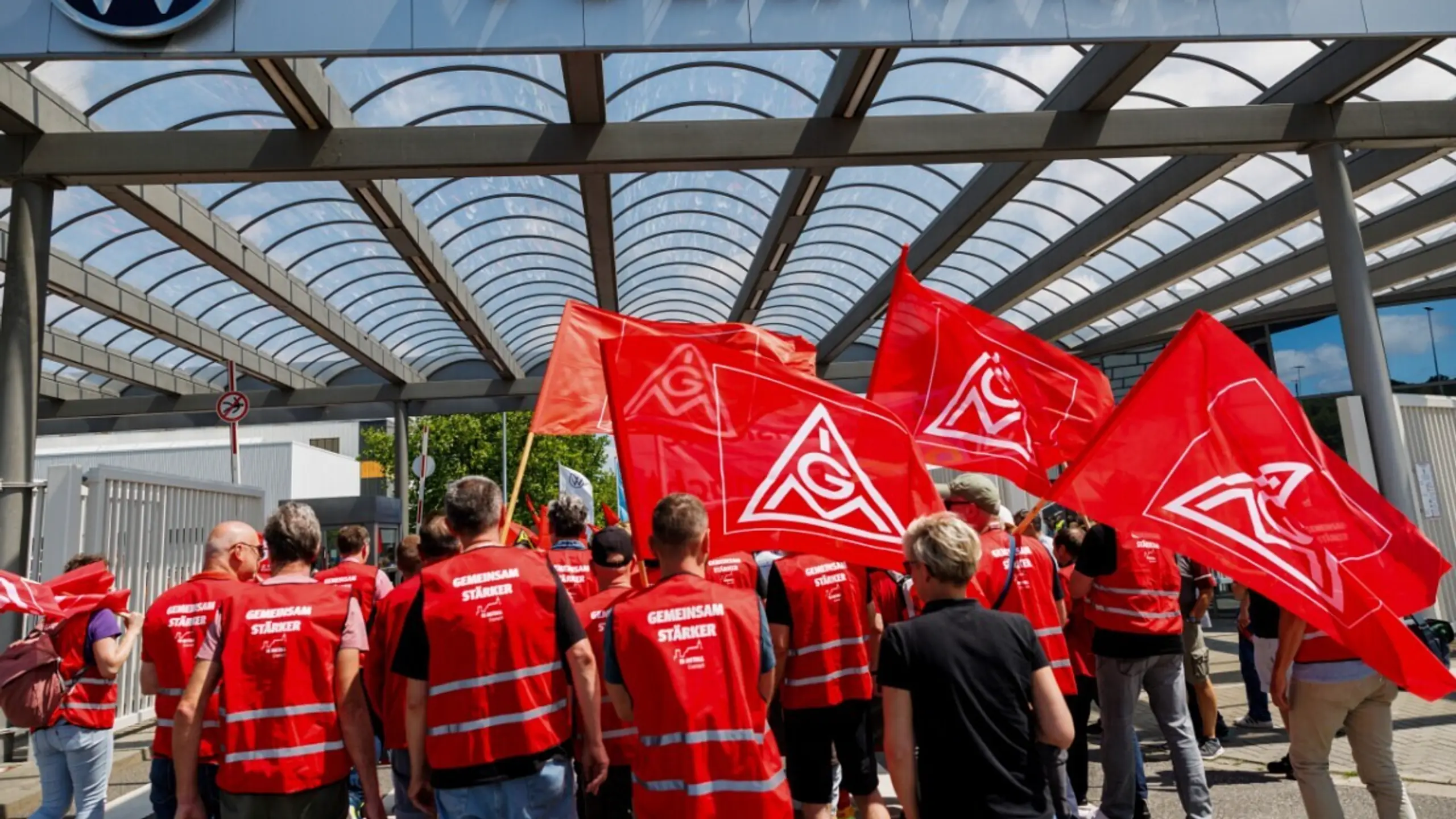 © AFP, JENS SCHLUTER, Apa Zehntausende Jobs wackeln gehörigst