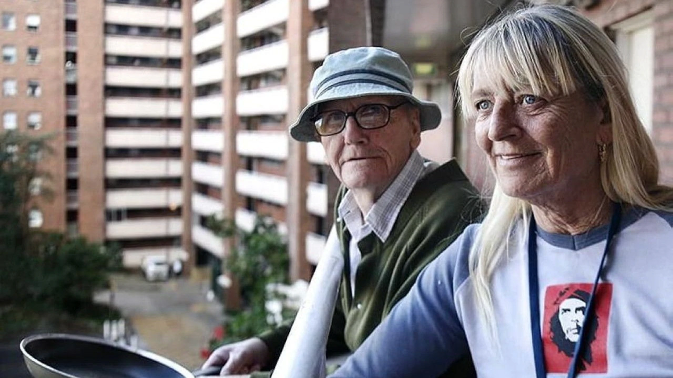 900 Neighbours