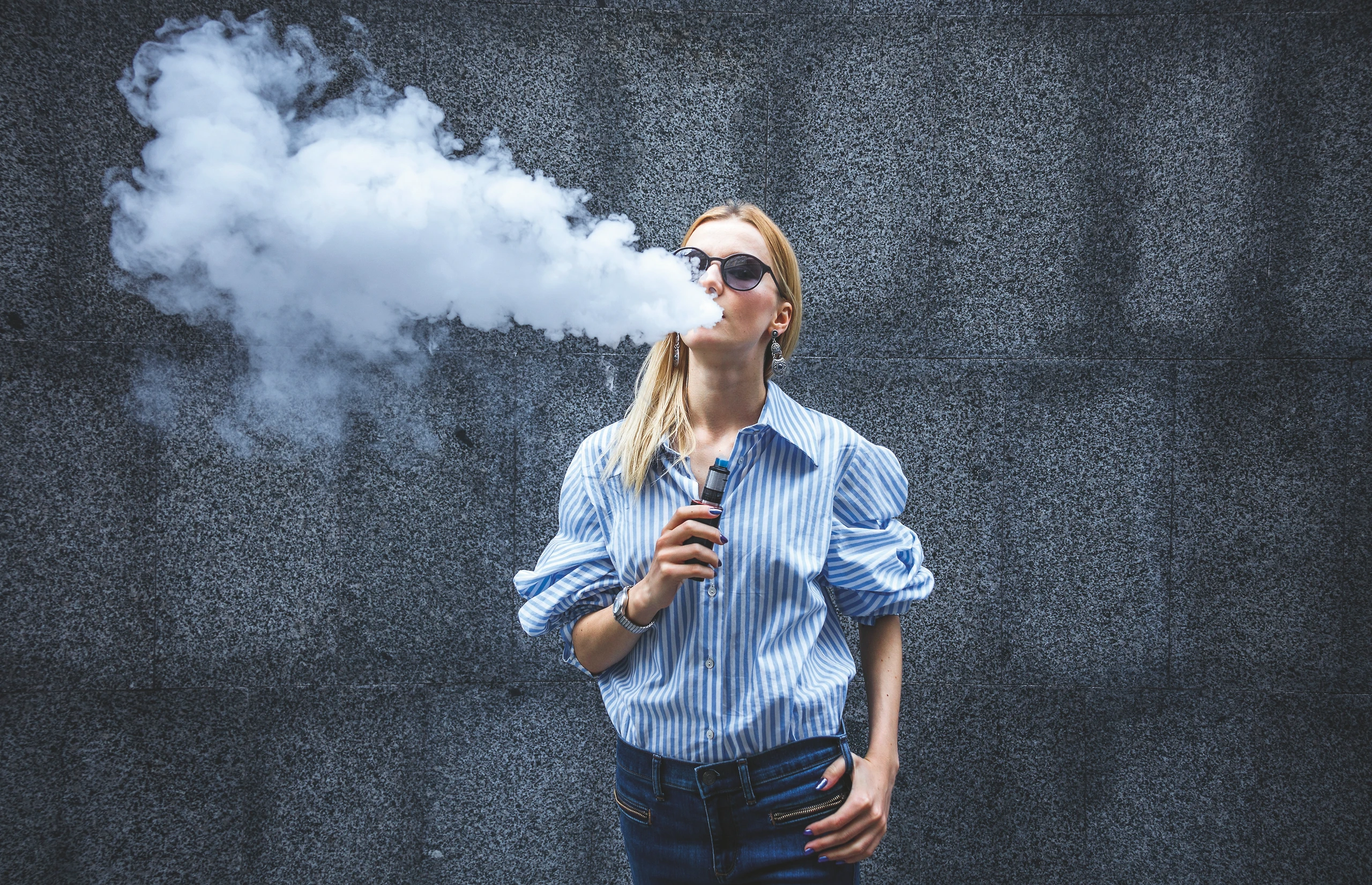 Wie gefährlich sind Vapes, Tabakerhitzer und Nikotinbeutel?