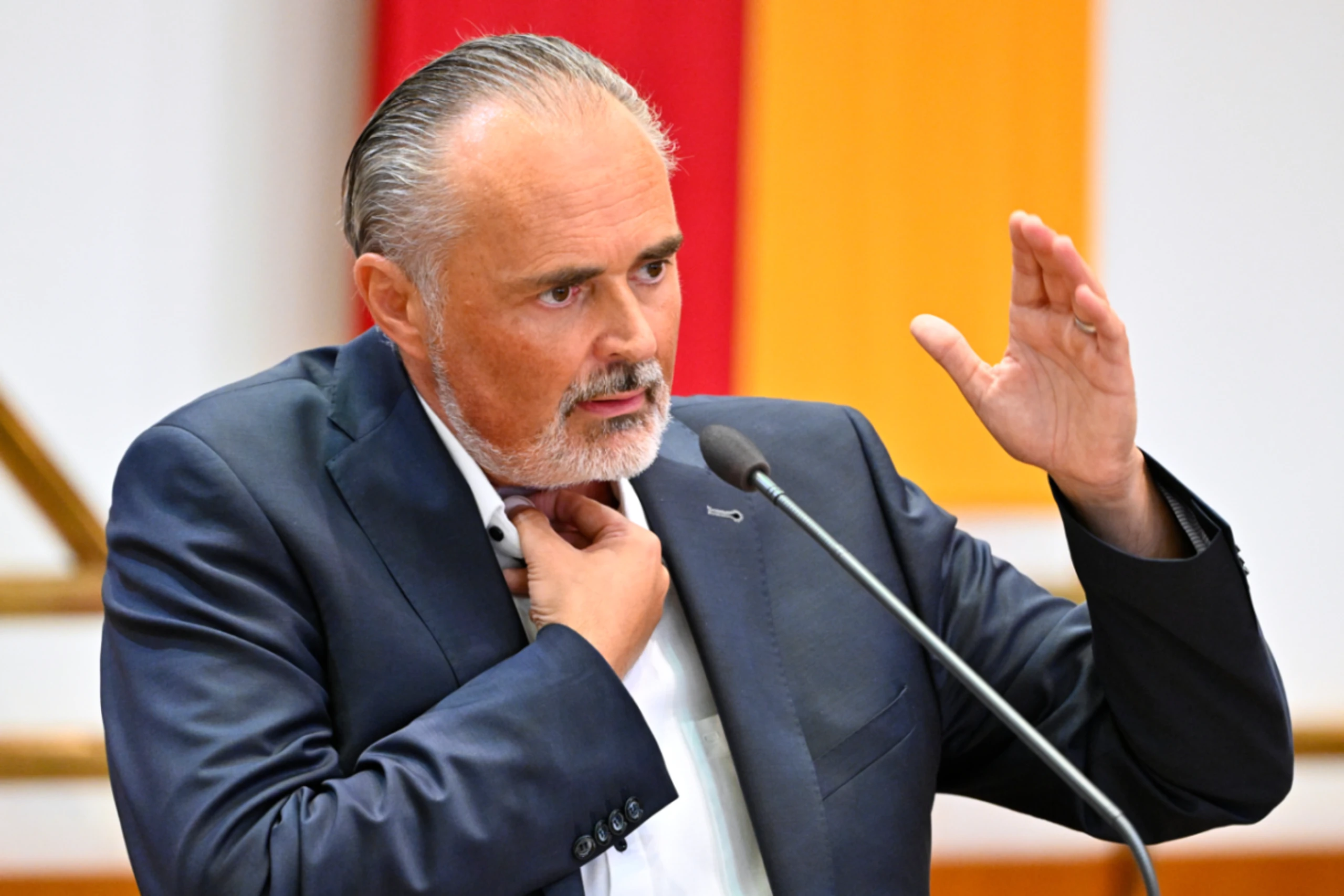 Doskozil nach Kehlkopfentfernung zurück im Landtag