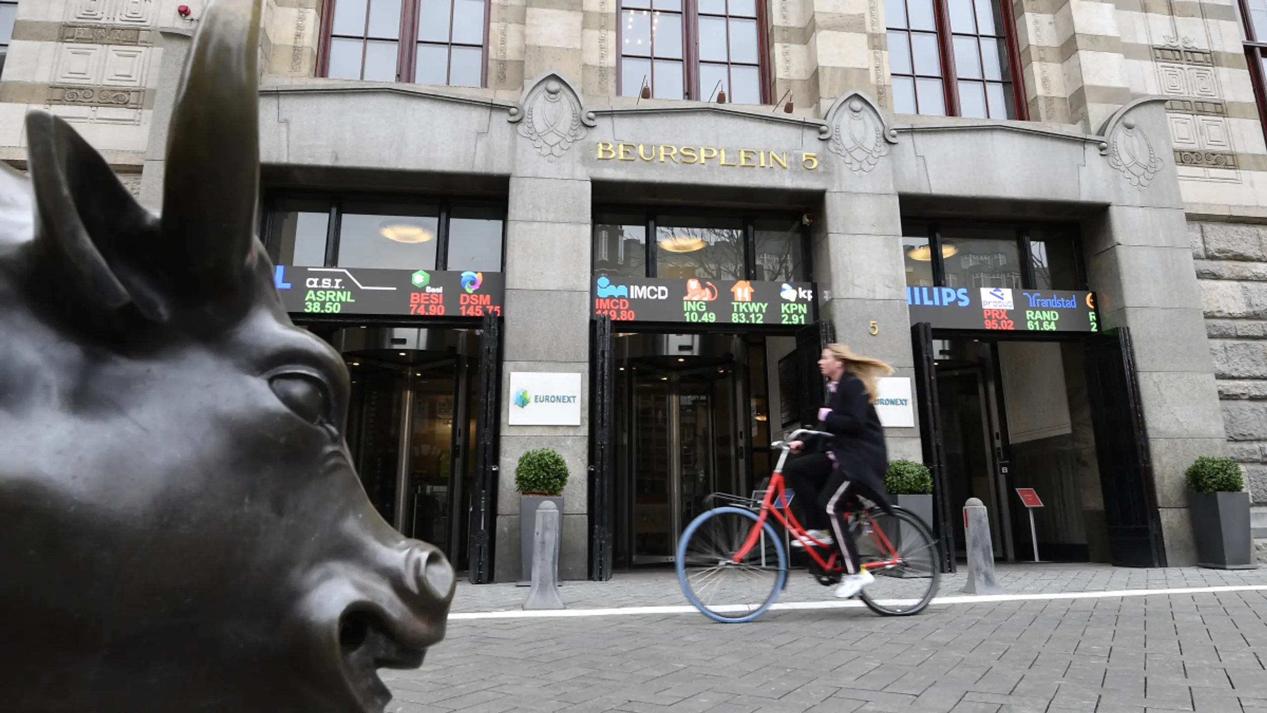 © AFP, JOHN THYS, Apa Techwerte und Autotitel gesucht