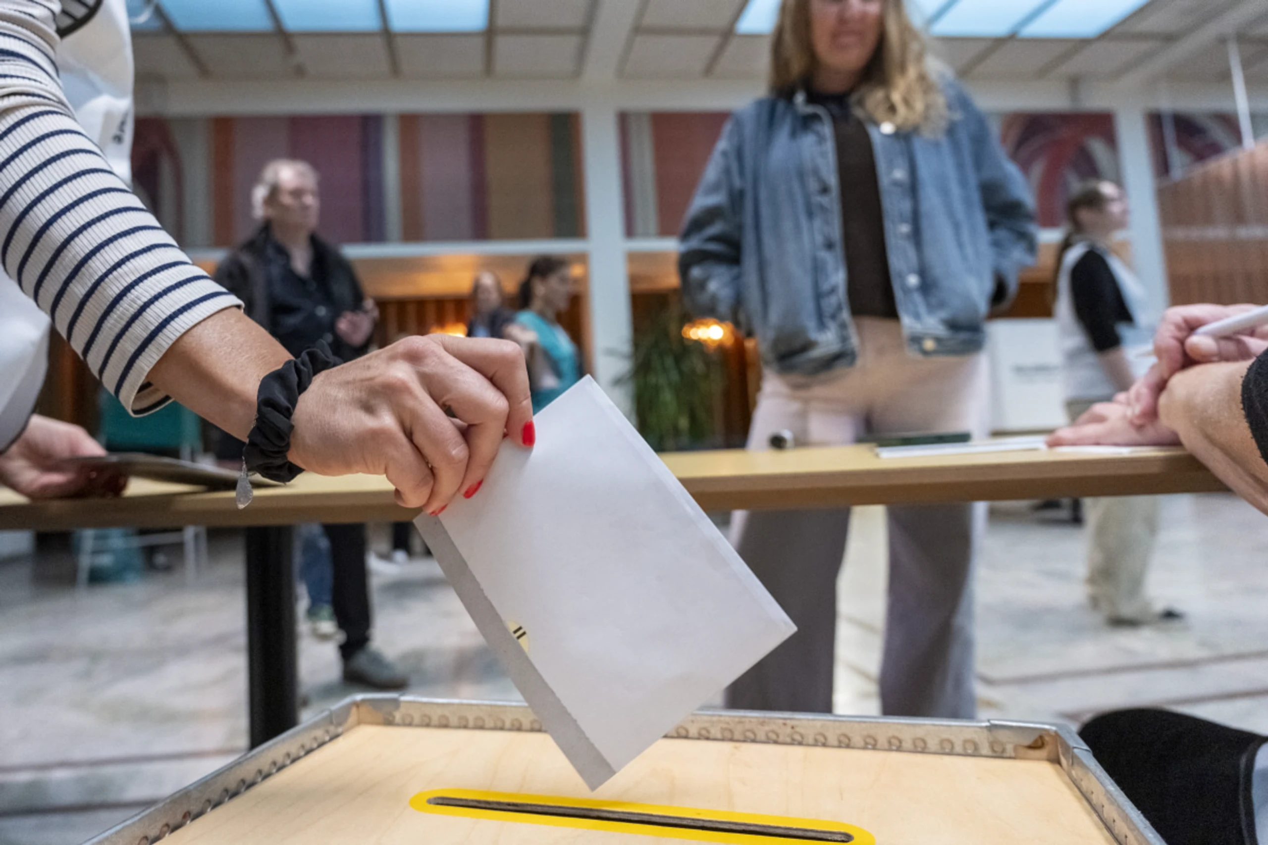 Erste Prognosen nach Schließung der Wahllokale um 20.00 Uhr