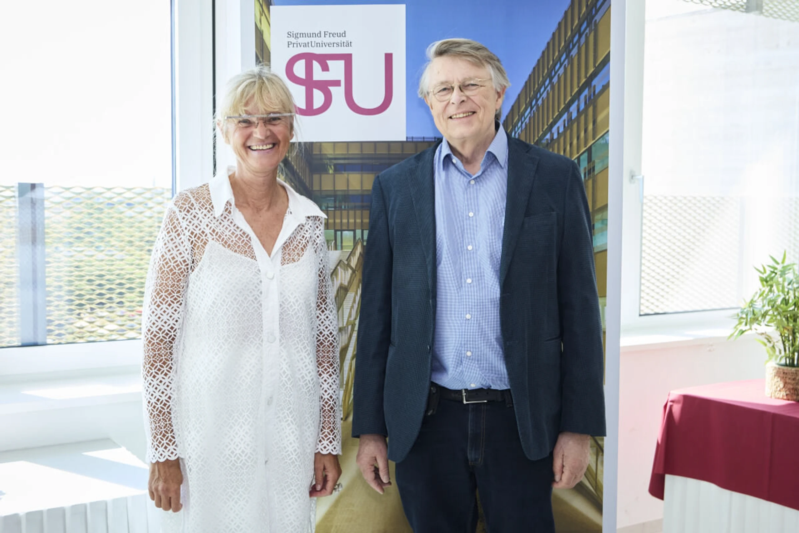 Prof. Manuela Födinger mit Professor Olle ten Cate