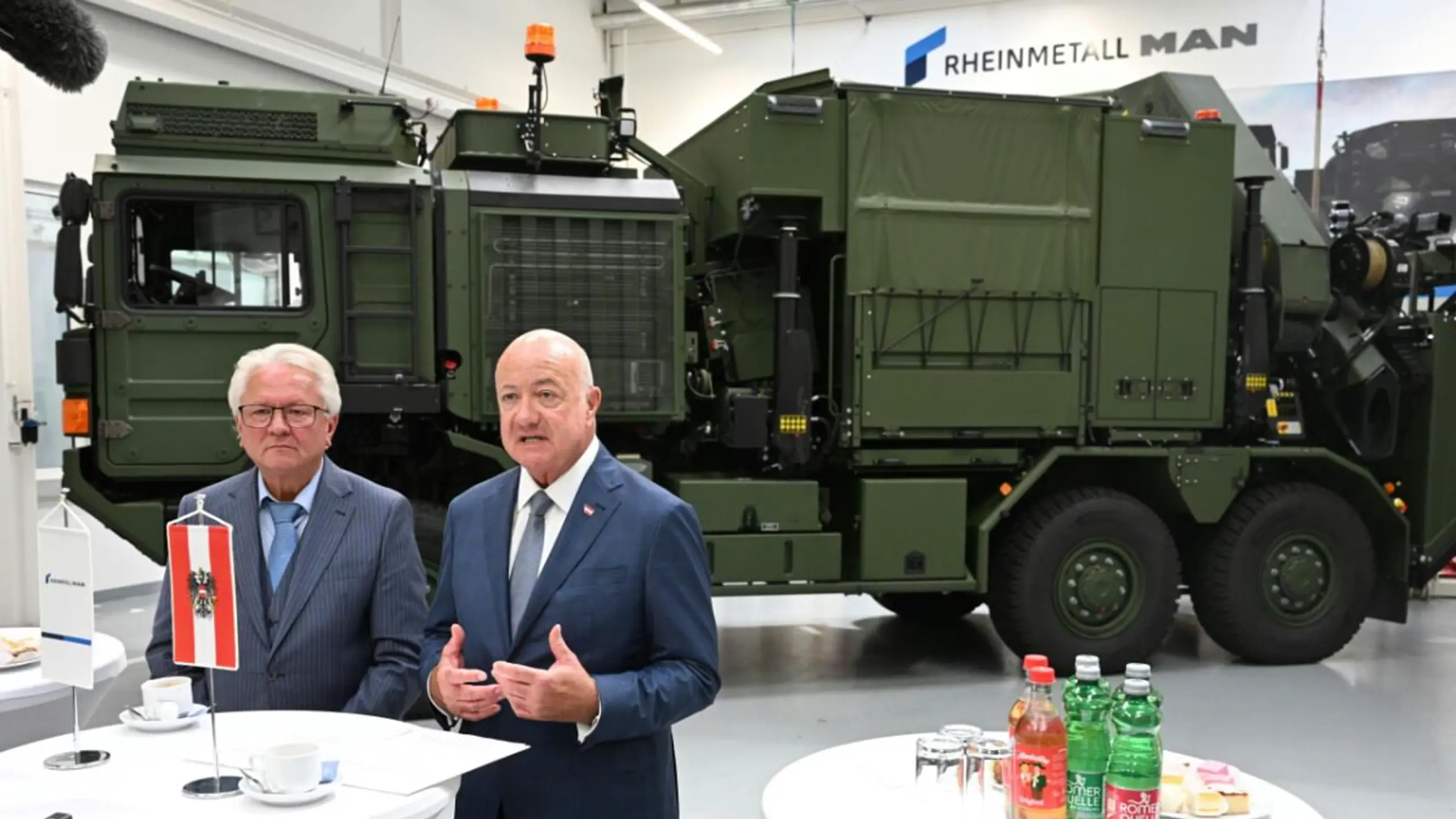 © Apa, HELMUT FOHRINGER Am Standort Liesing werden Militär-Lkw gefertigt
