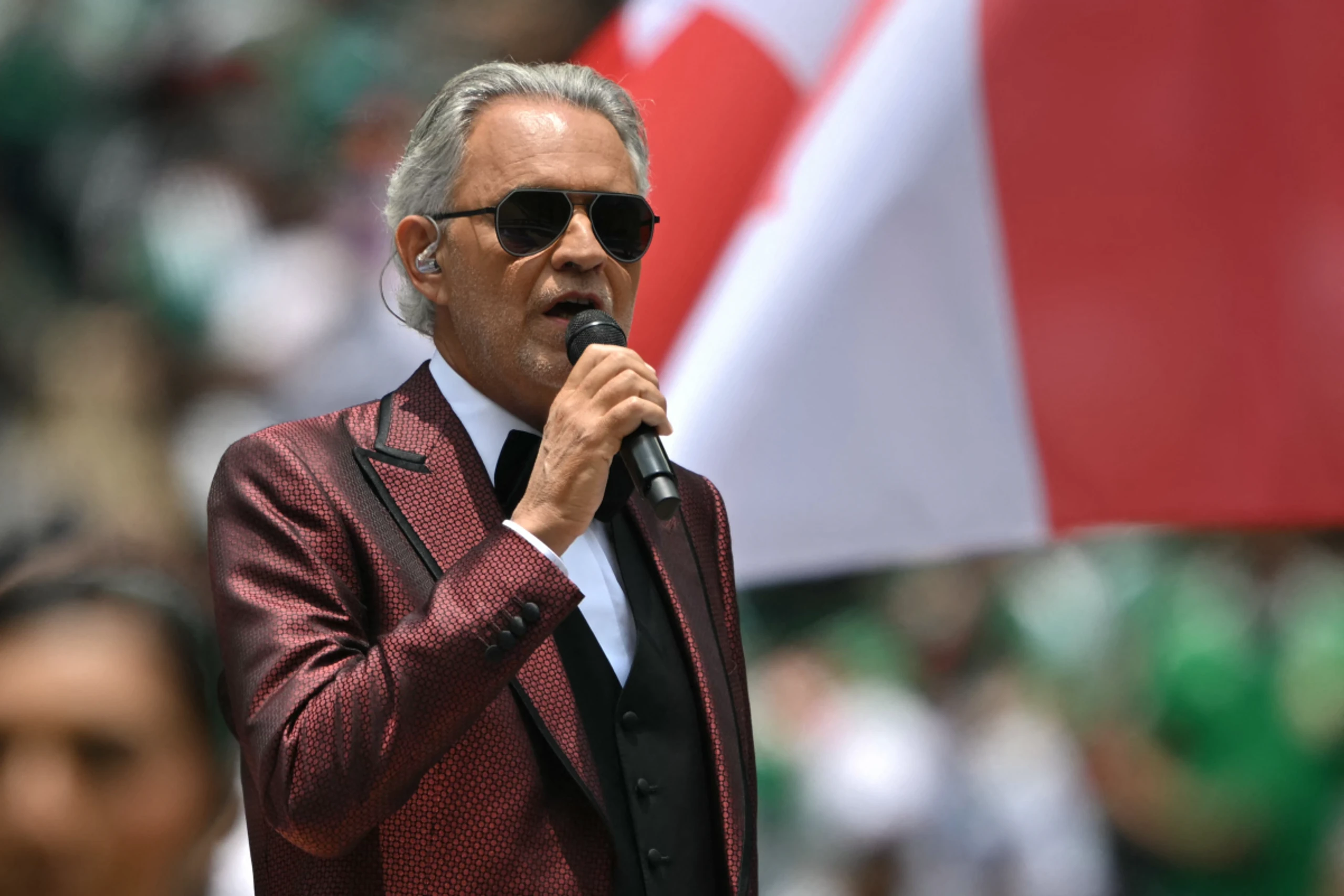 Andrea Bocelli singt für einen Film über die Maserati-Brüder