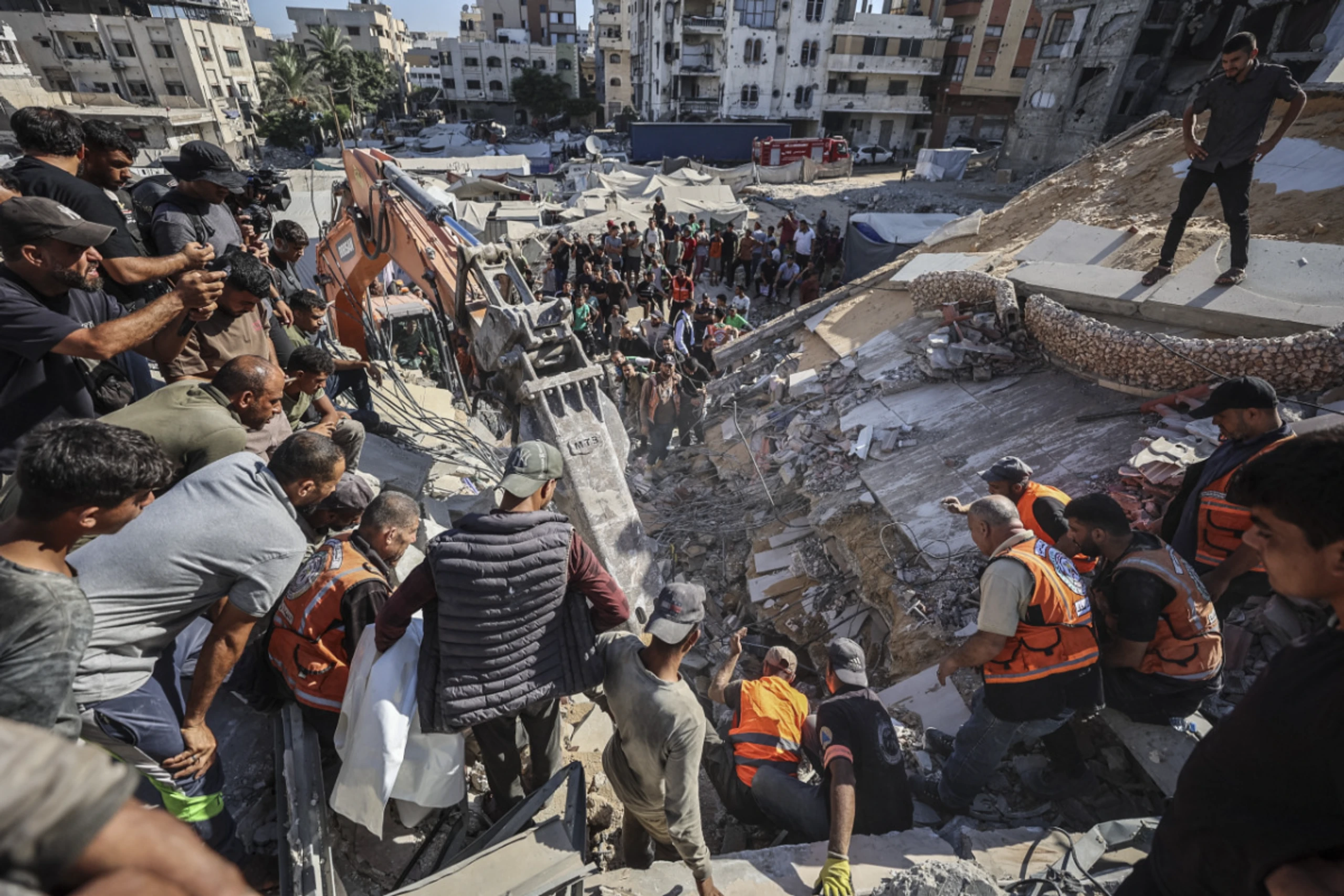 Gebäude in Gaza stürzte ein: Viele Tote und Verschüttete