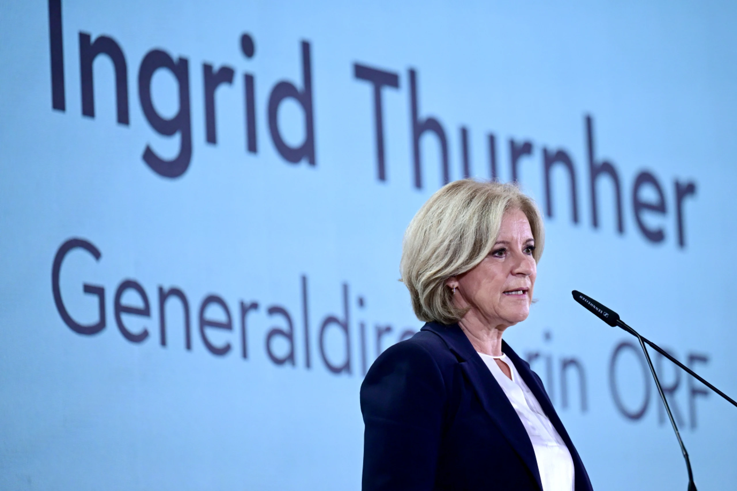 Ingrid Thurnher will den ORF gegen Angriffe verteidigen
