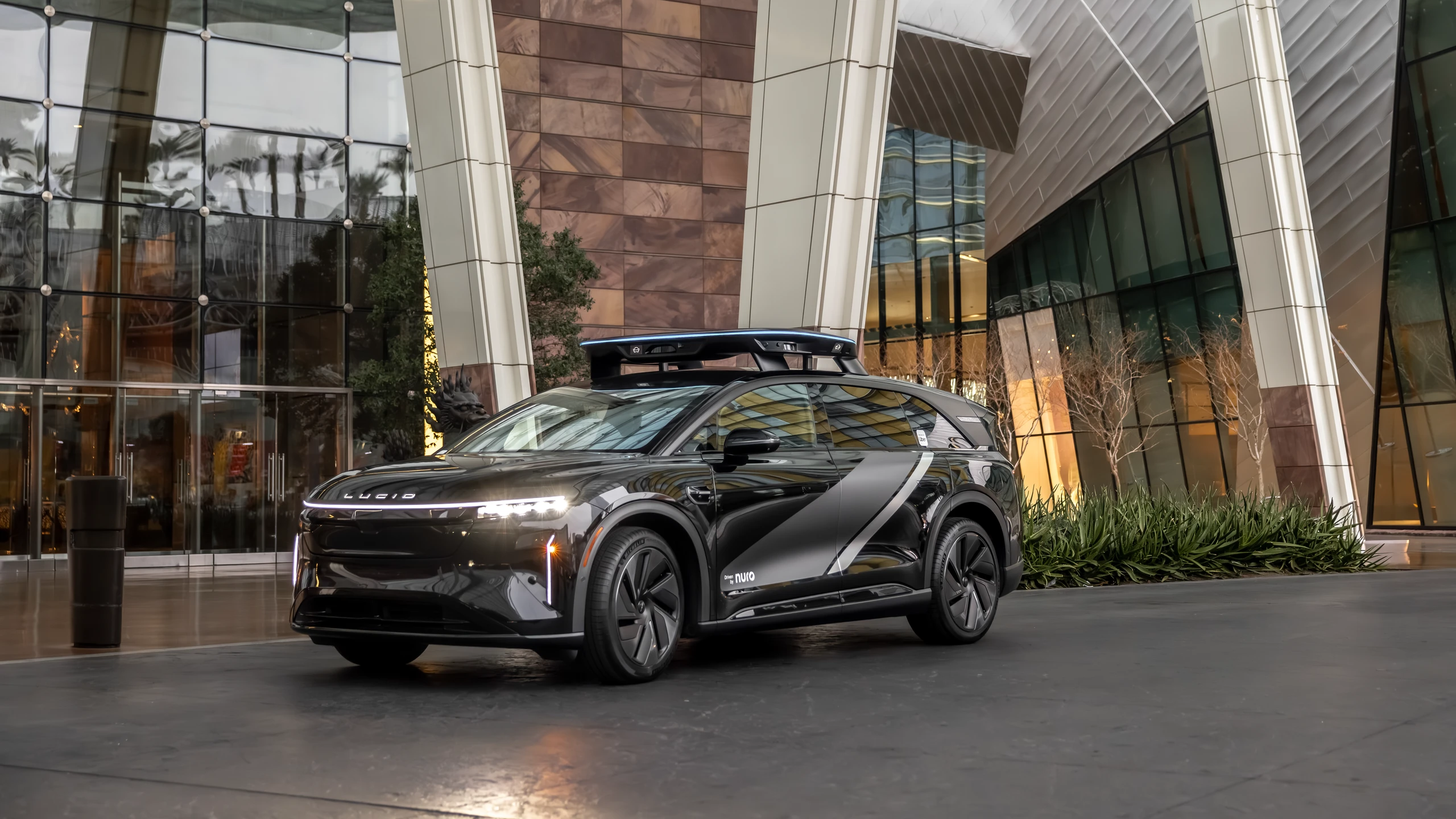 Lucid und Bolt starten Robotaxi-Offensive