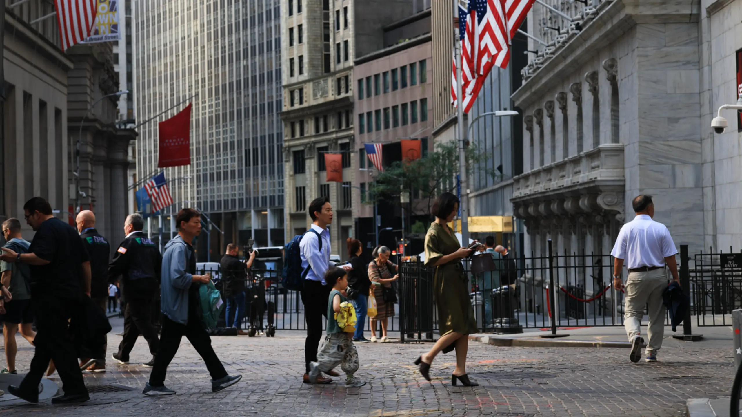 © GETTY IMAGES NORTH AMERICA, SPENCER PLATT, Apa Wall Street nach gestrigen Verlusten am Donnerstag höher