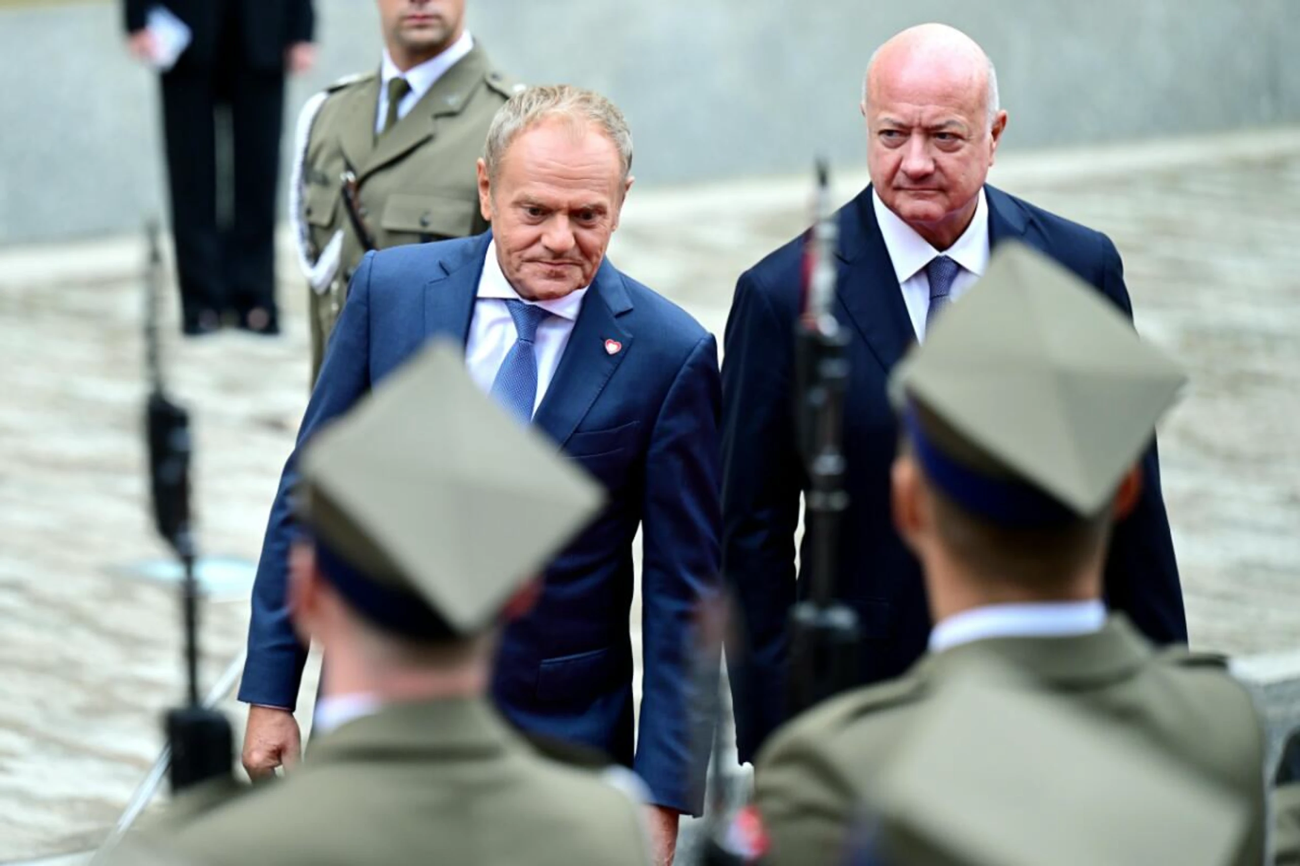 Stocker mit militärischen Ehren in Warschau empfangen