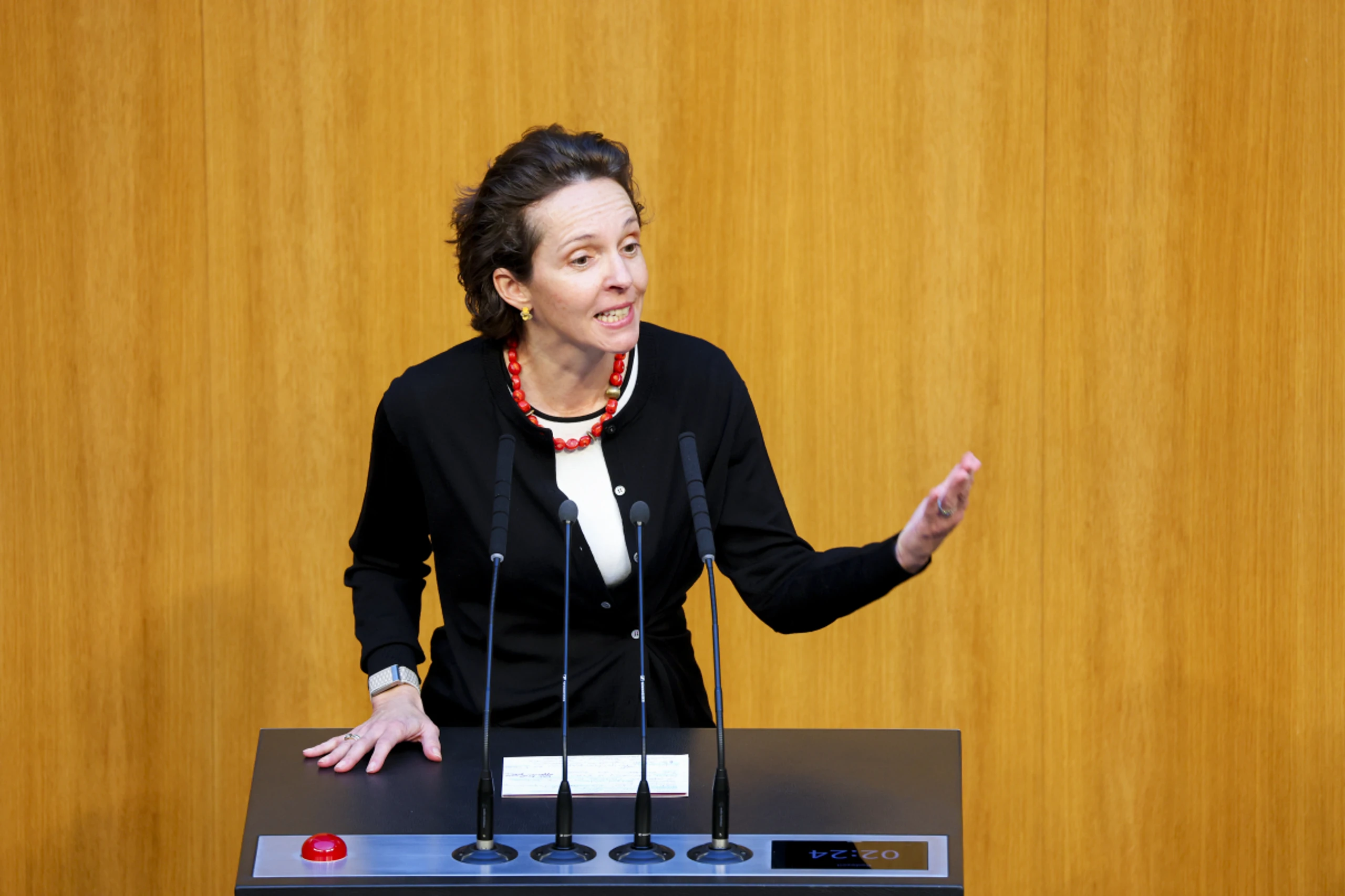 Faktische Studiendauer soll laut NEOS-Wissenschaftssprecherin sinken