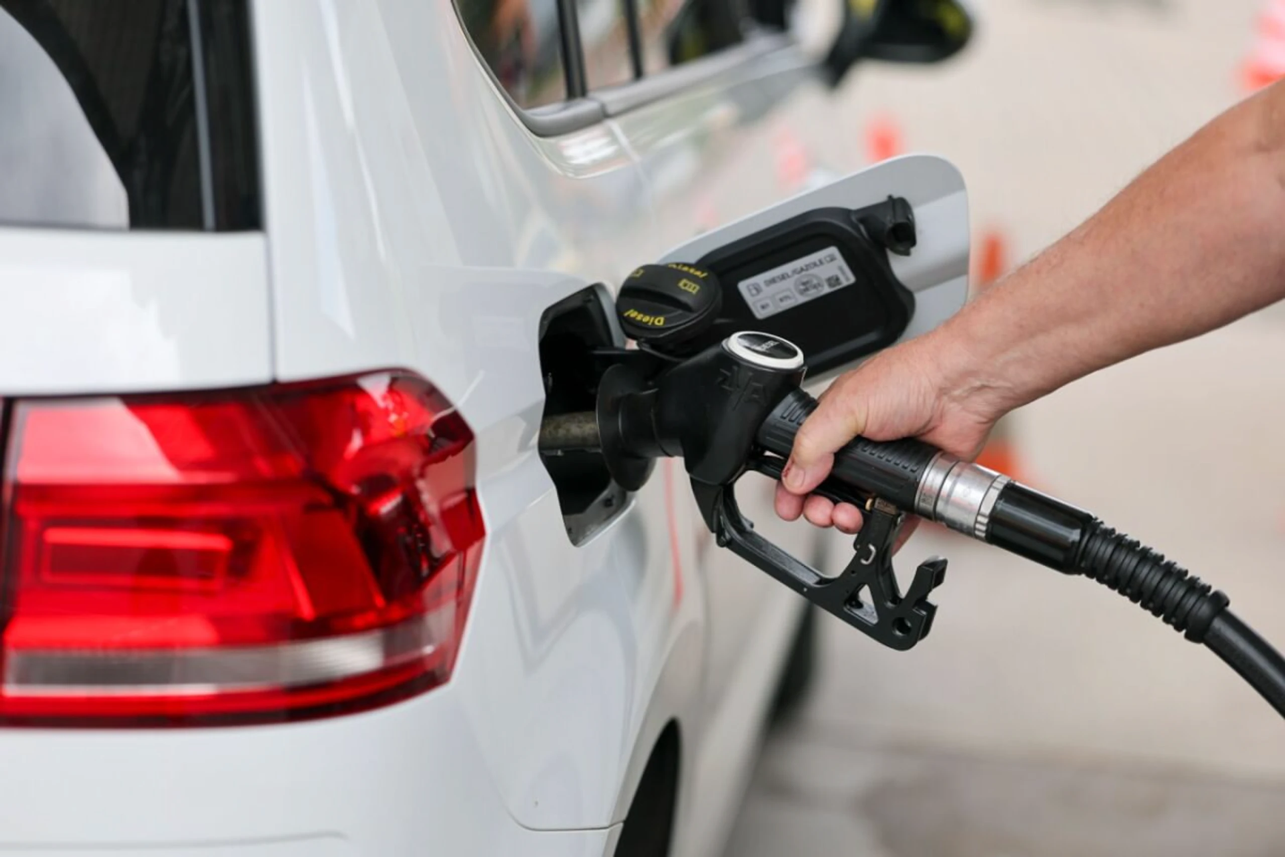 ++ ARCHIVBILD ++ Autofahrer müssen aktuell tief in die Tasche greifen