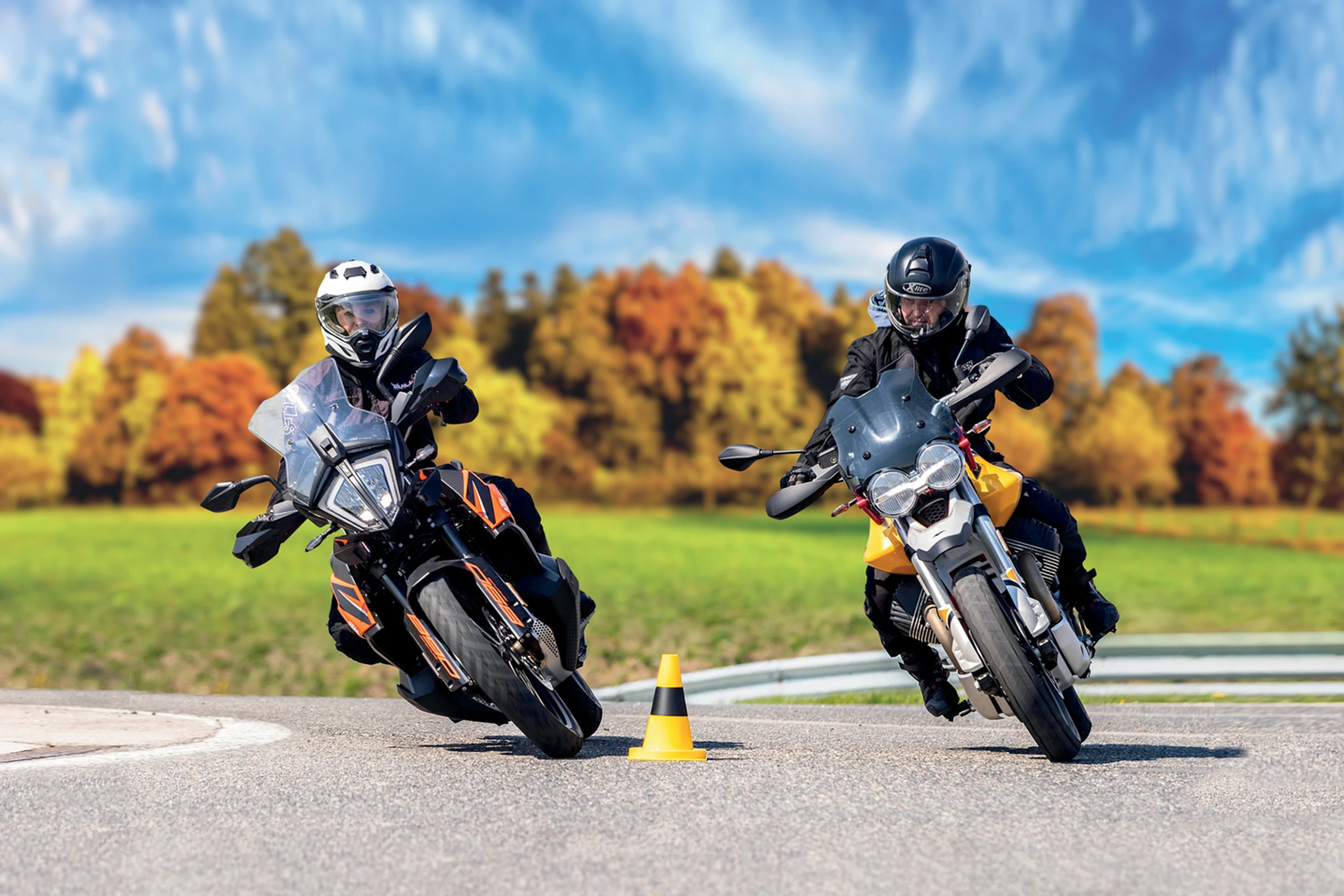 Am Motorrad durch den Herbst