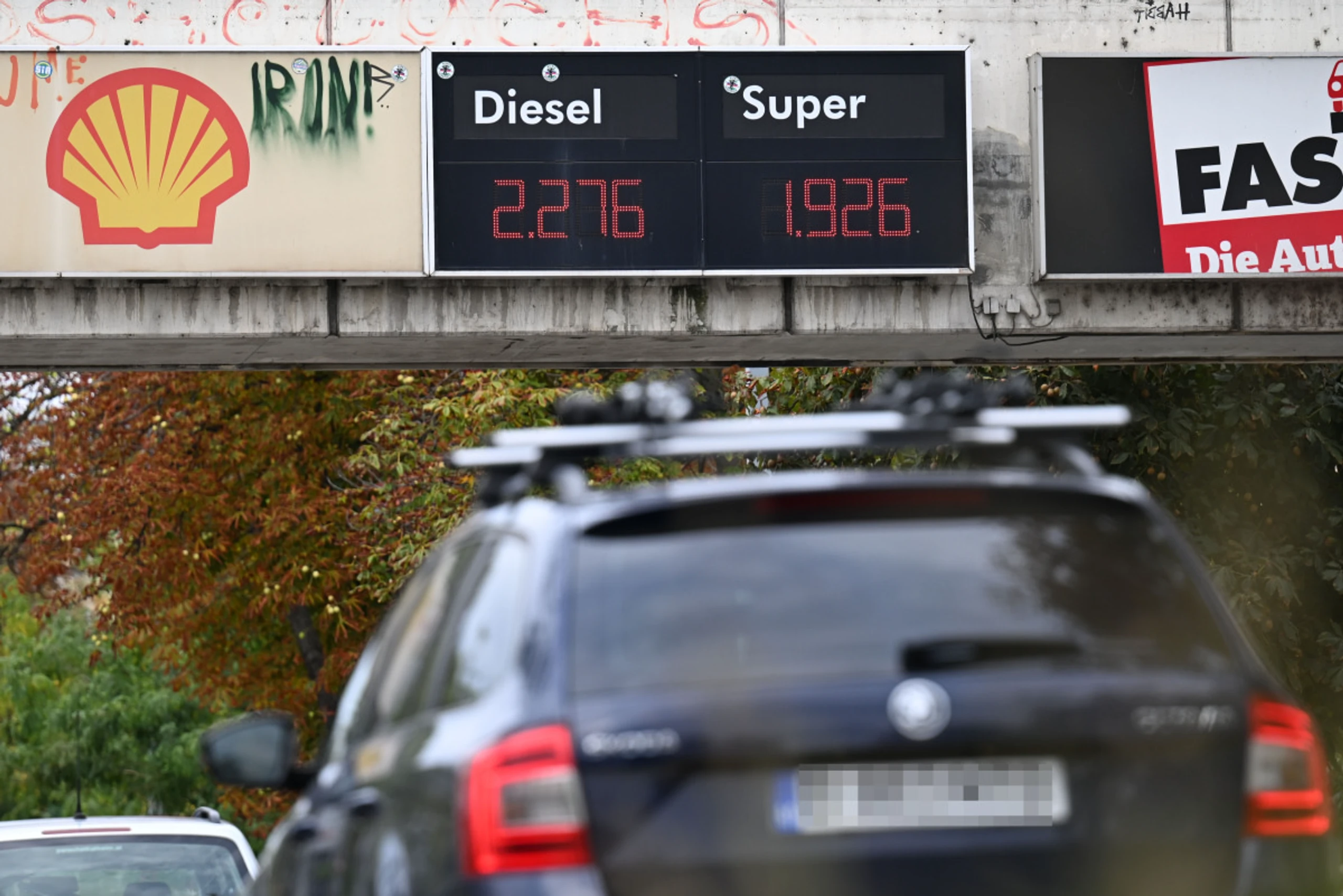 Auch Gewerkschaft für niedrige Steuern auf Benzin und Diesel