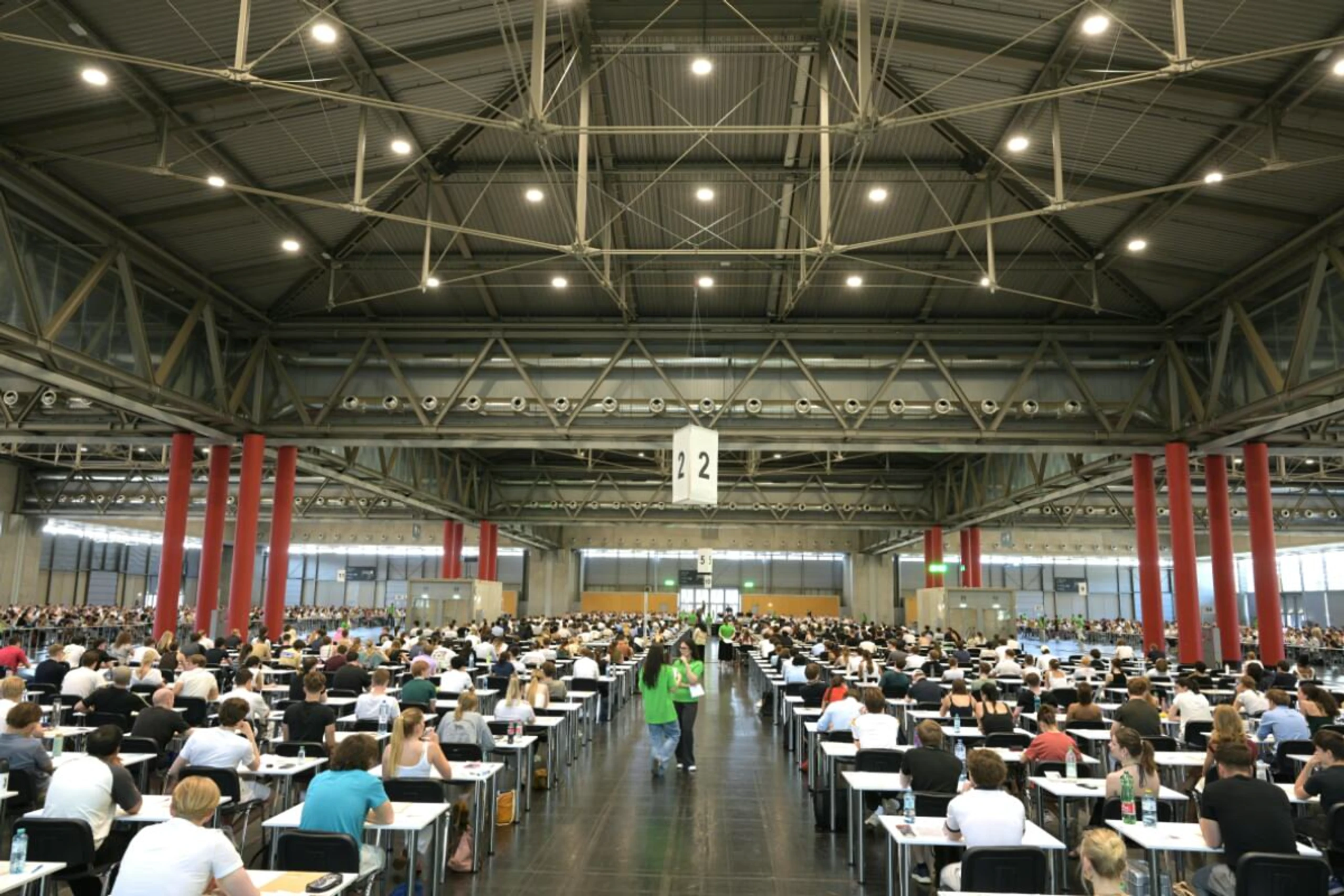 Im Bild: Aufnahmetests für die Wirtschaftsuniversität Wien 2026