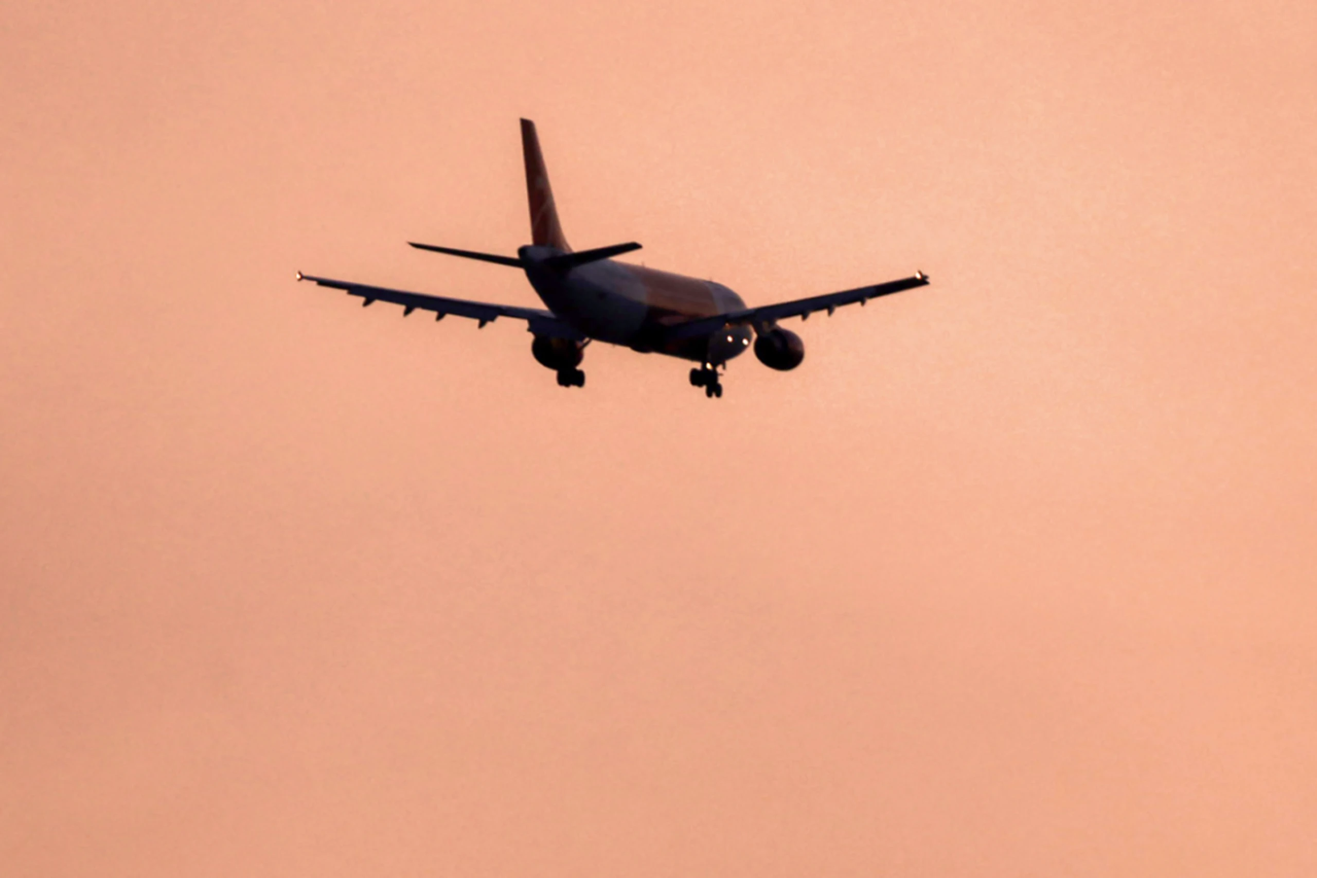 Iran droht Nachbarn nach US-Sanktionen gegen Flugsektor