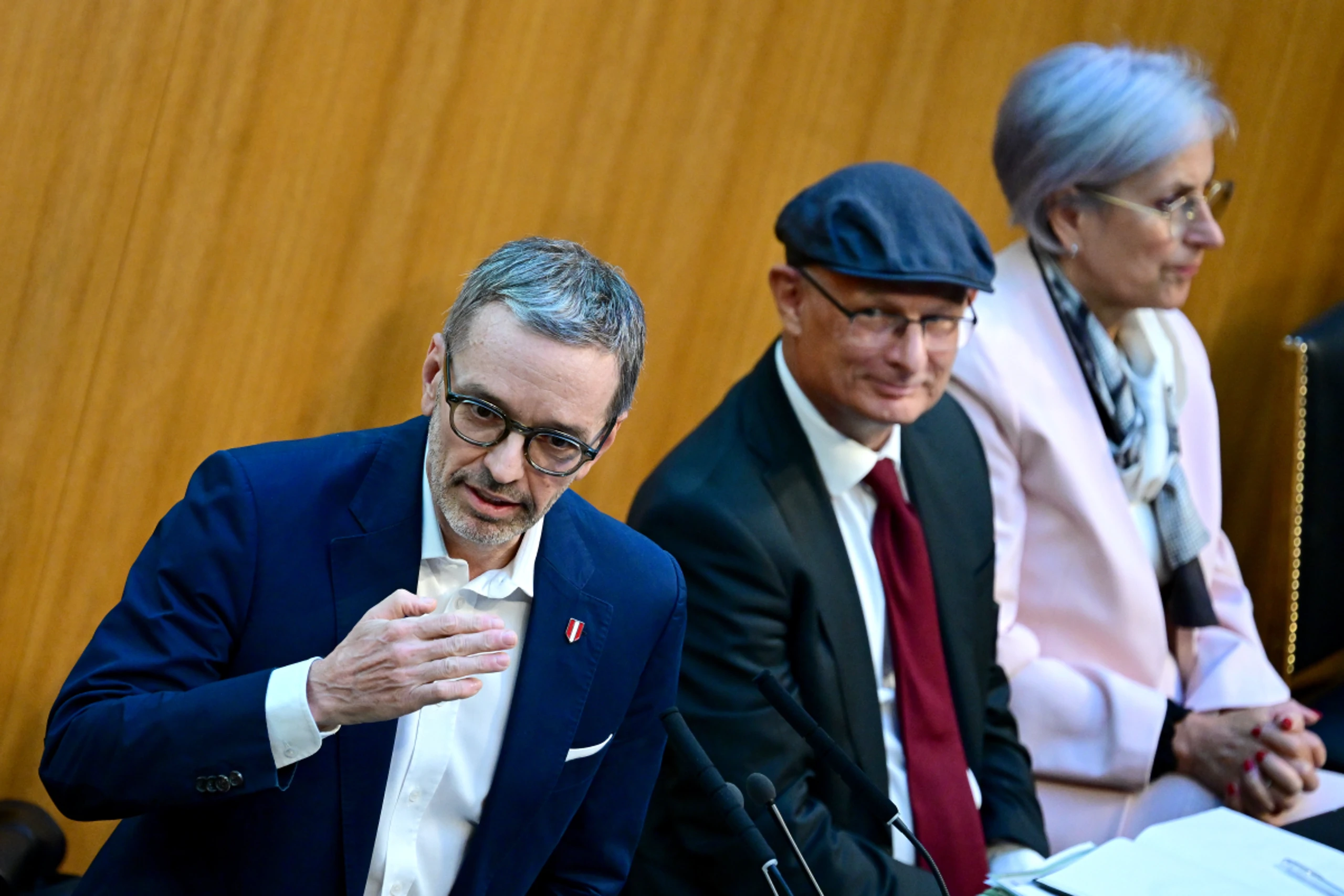 FPÖ-Chef Kickl neben Finanzminister Marterbauer (SPÖ)
