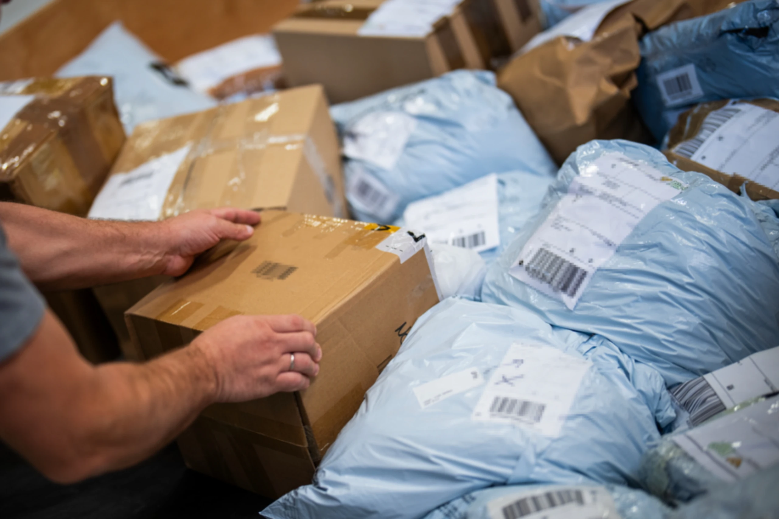 2,40 Euro-Paketsteuer wird pro Bestellung oder pro Paket fällig